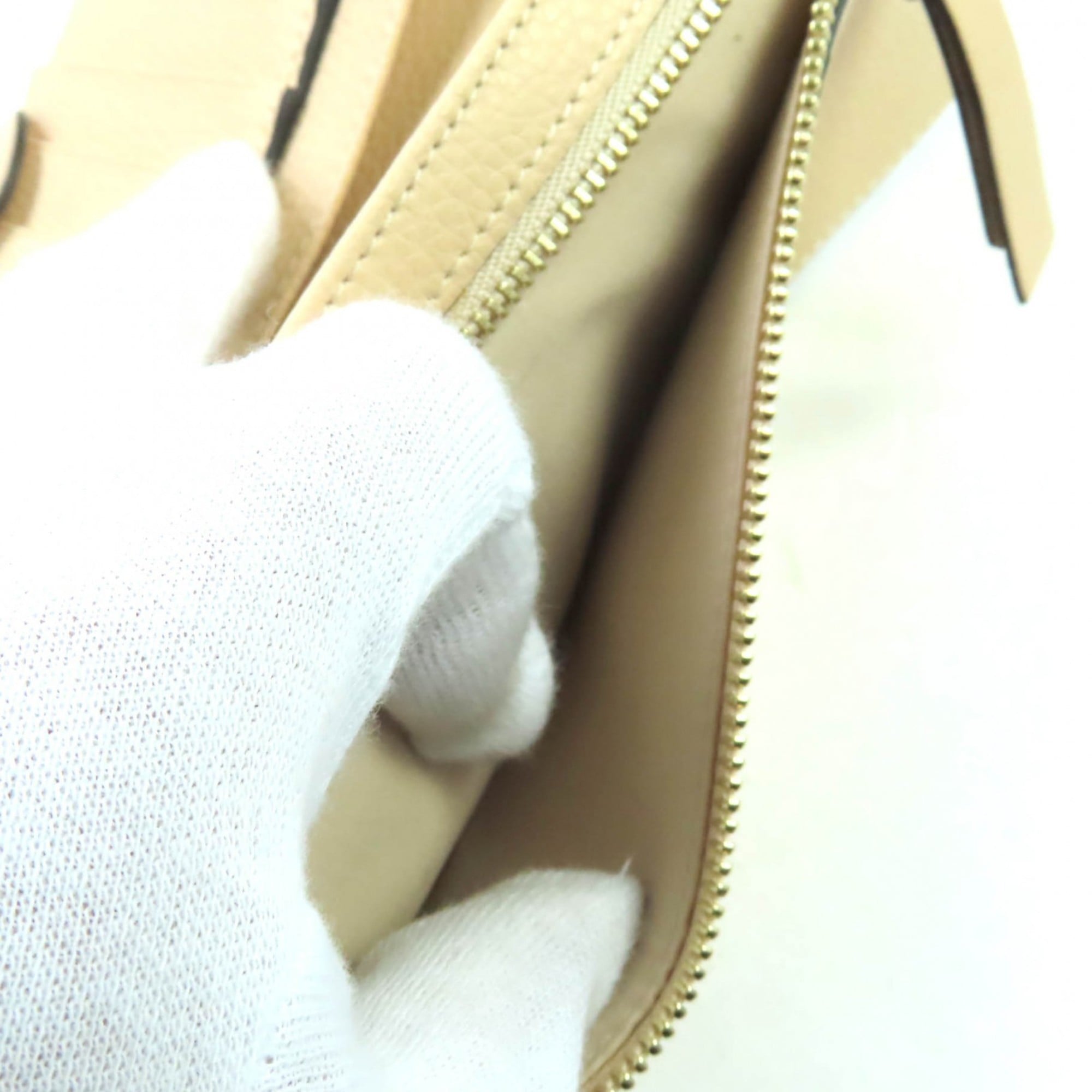 Chloé Beige Leather Long Wallet (Bi-Fold) (Pre-Owned)