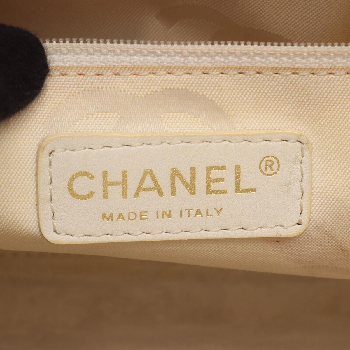 Chanel Beige Leather Handbag (Pre-Owned)