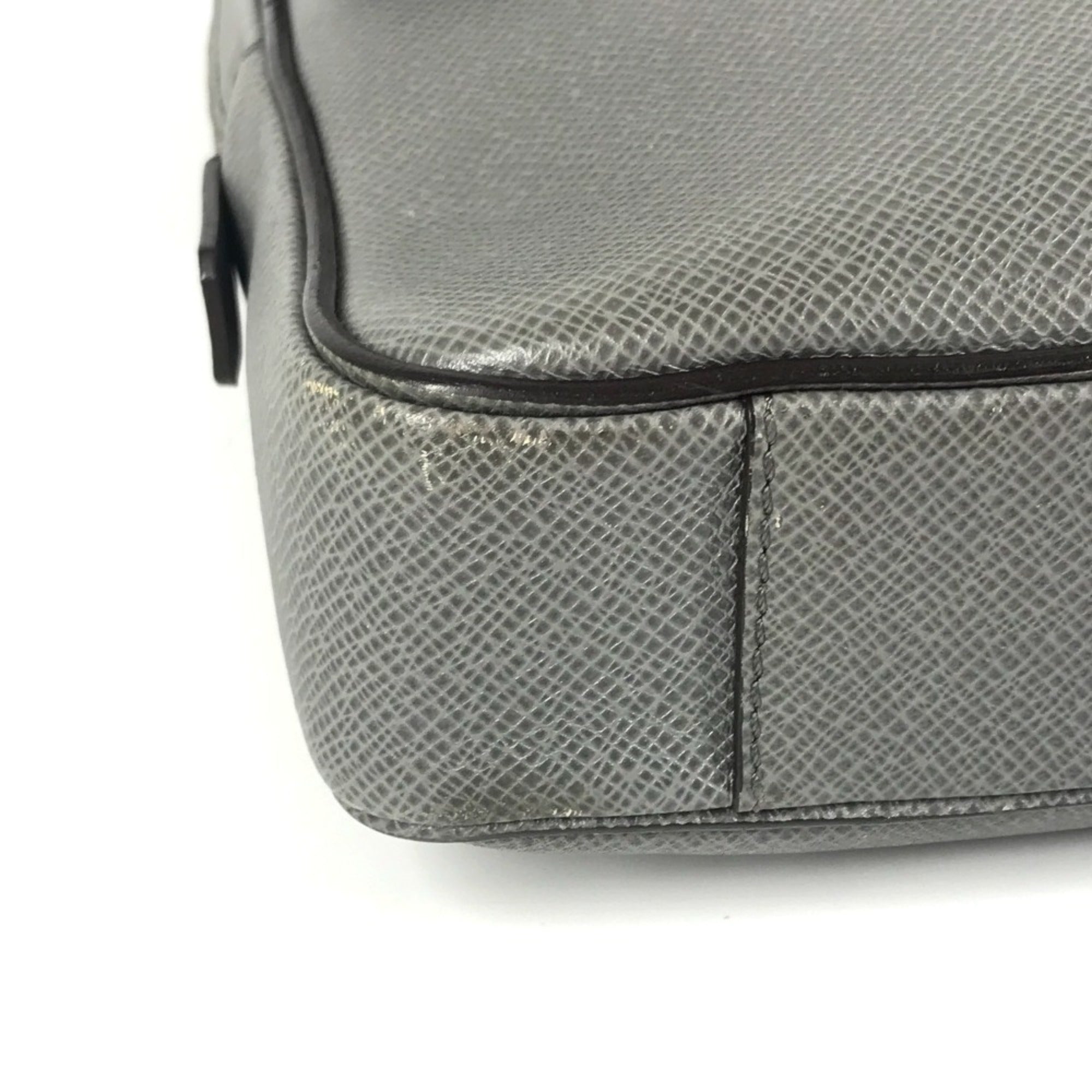Louis Vuitton Glacier Gray Taiga Leather Briefcase Shoulder Bag (Pre-Owned)