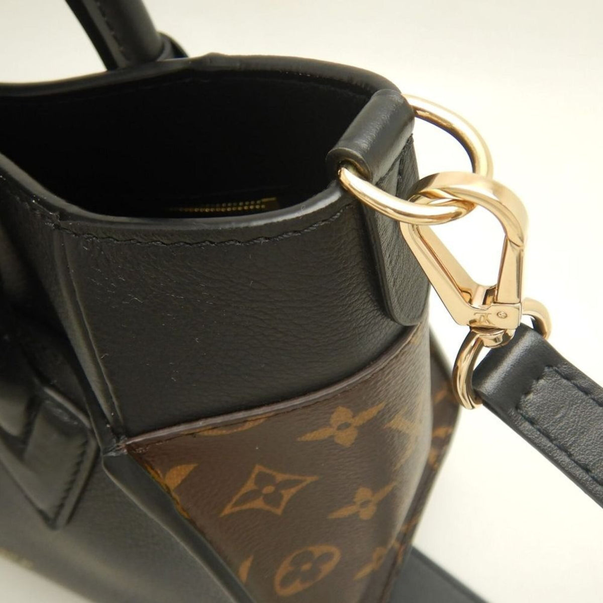 Louis Vuitton Brown Noir Monogram Leather Handbag (Pre-Owned)