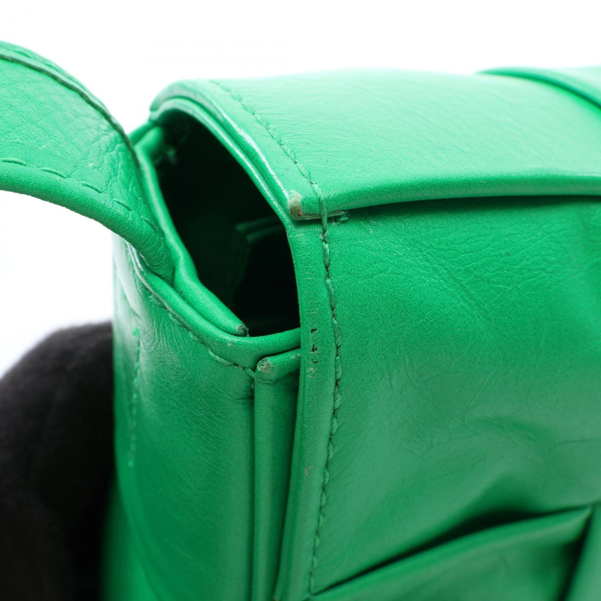 Bottega Veneta Green Leather Handbag Shoulder Bag (Pre-Owned)