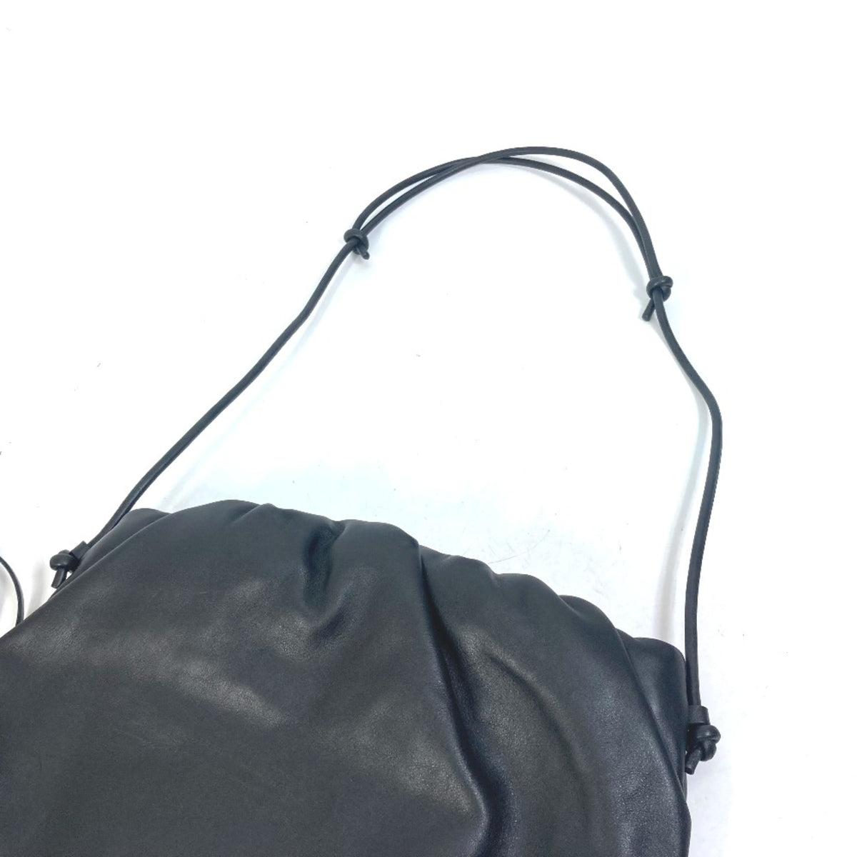 Bottega Veneta Black Leather Shoulder Bag (Pre-Owned)