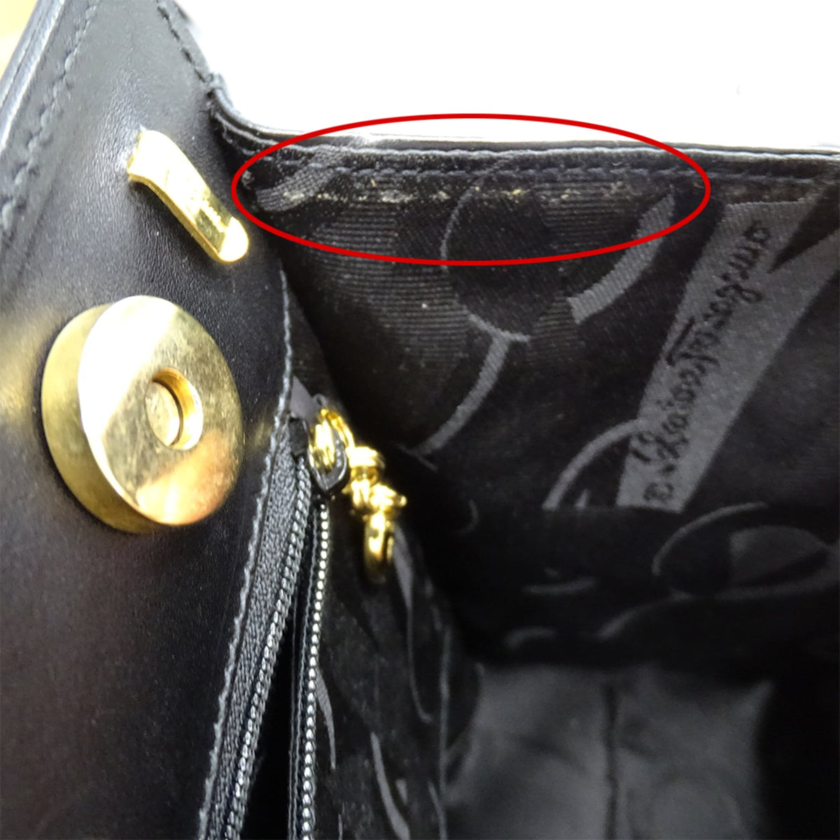 Salvatore Ferragamo Black Leather Handbag Shoulder Bag (Pre-Owned)