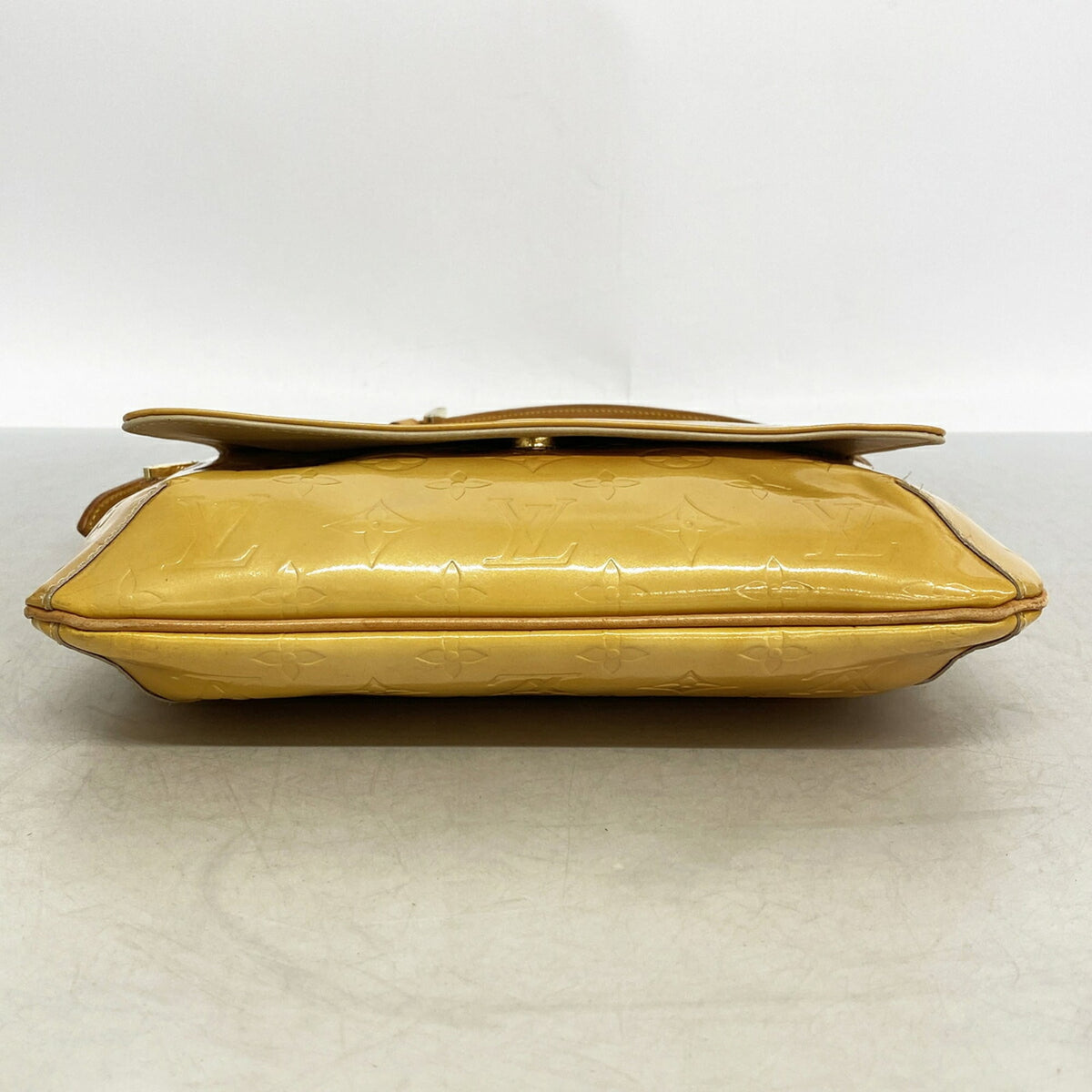 Louis Vuitton Beige Shoulder Bag (Pre-Owned)