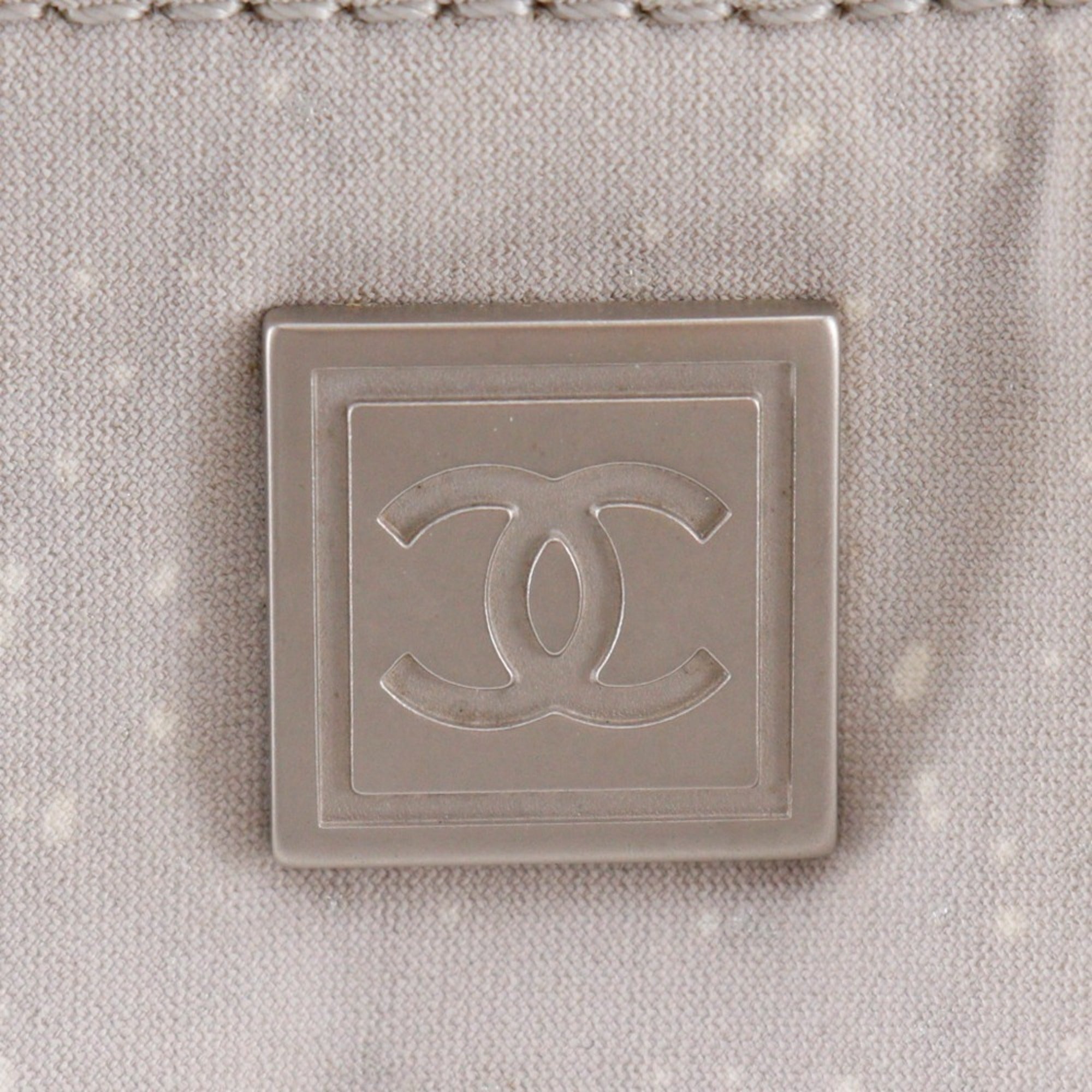 Chanel Black Nylon Handbag (Pre-Owned)