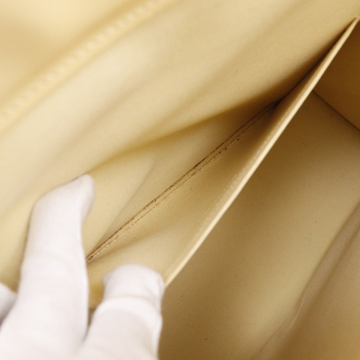 Louis Vuitton Cream Epi Leather Tote Bag (Pre-Owned)