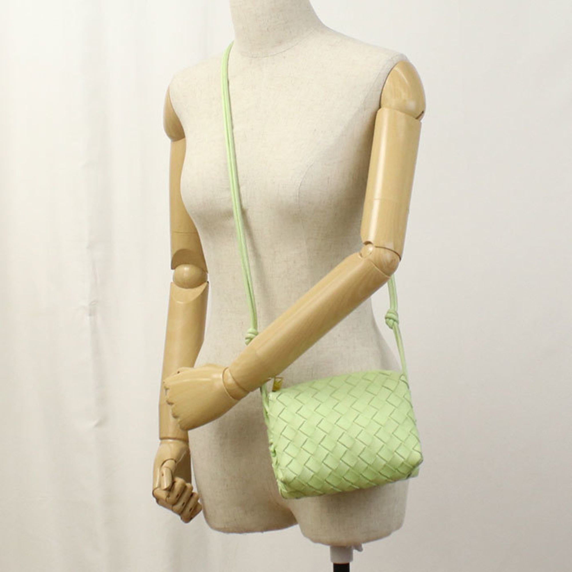Bottega Veneta Intrecciato Green Intrecciato Shoulder Bag (Pre-Owned)