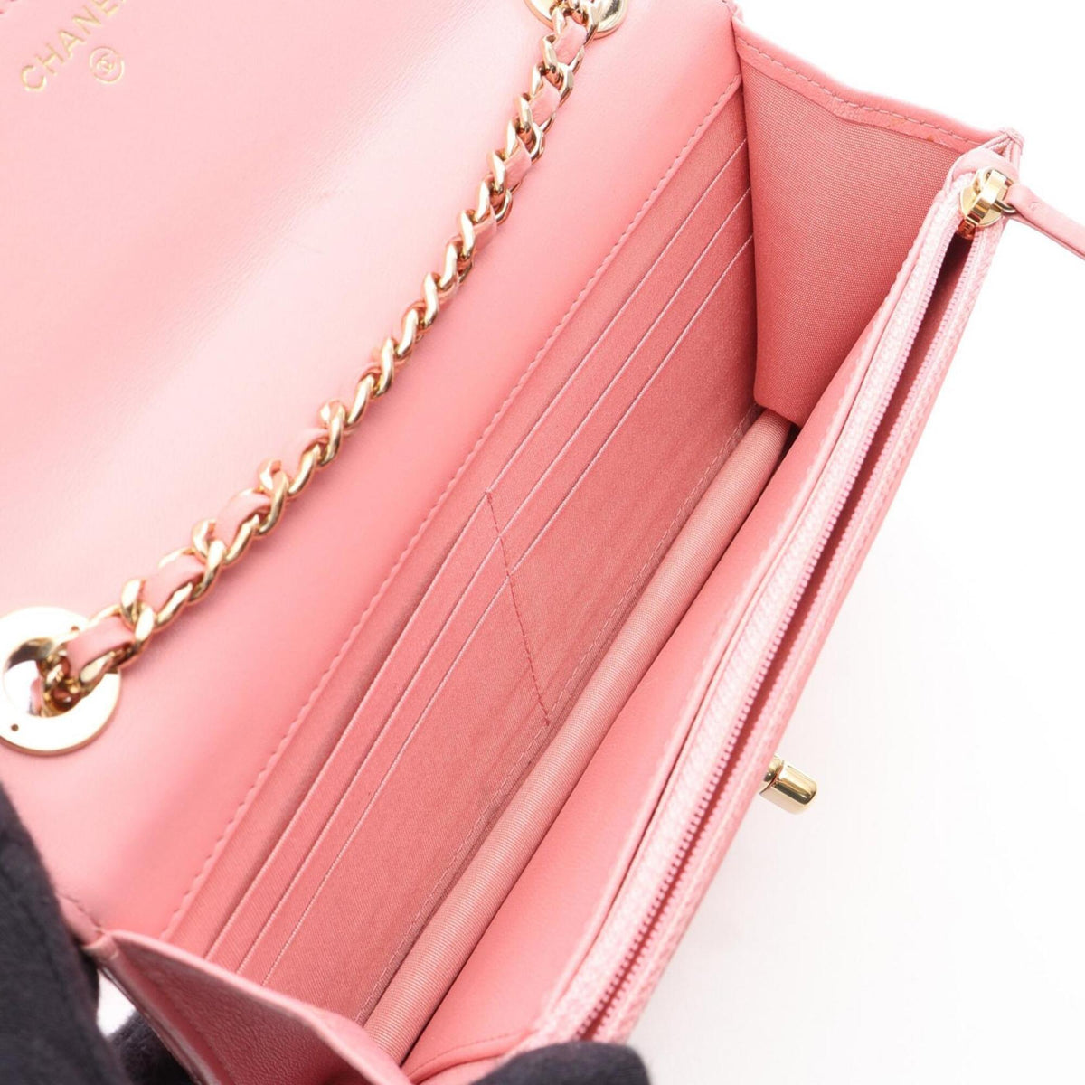 Chanel Pink Leather Handbag Shoulder Bag (Pre-Owned)