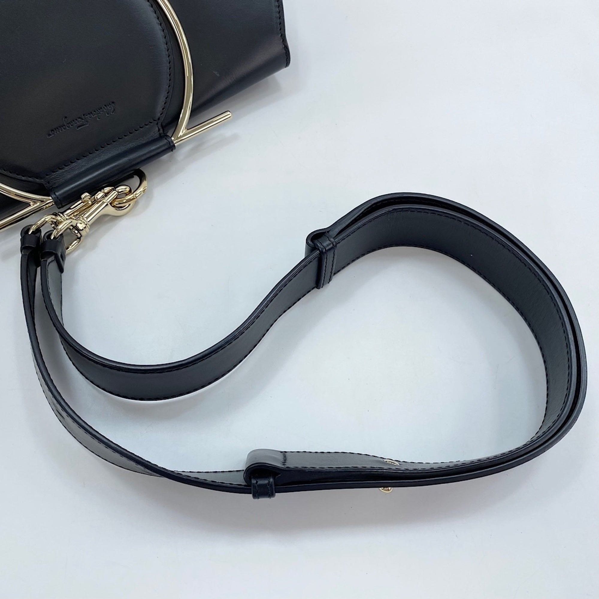 Salvatore Ferragamo Black Shoulder Bag (Pre-Owned)