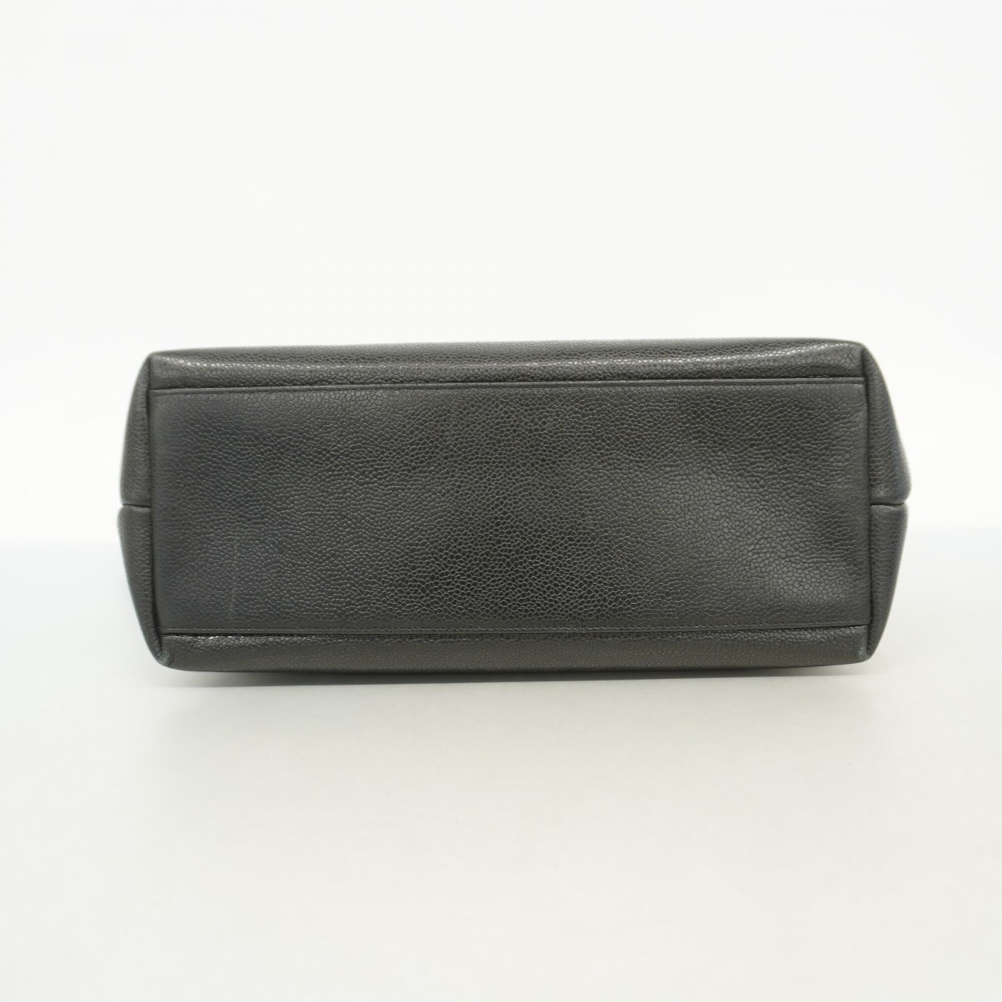 Chanel Black Grained Calfskin Shoulder Bag (Pre-Owned)