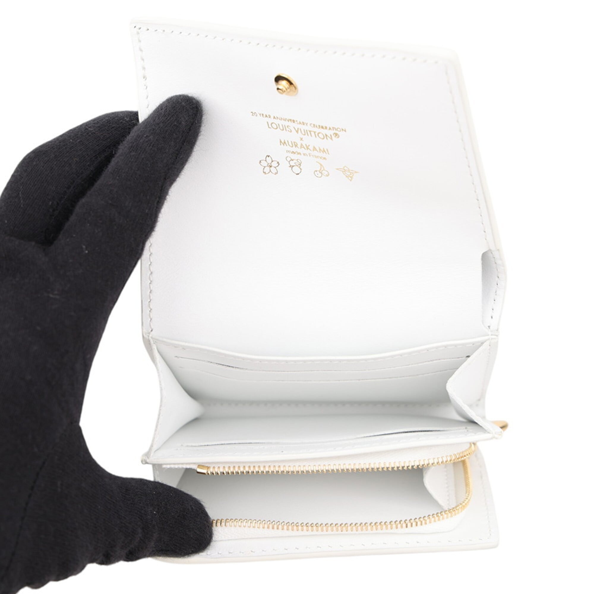 Louis Vuitton White Leather Wallet (Bi-Fold) (Pre-Owned)