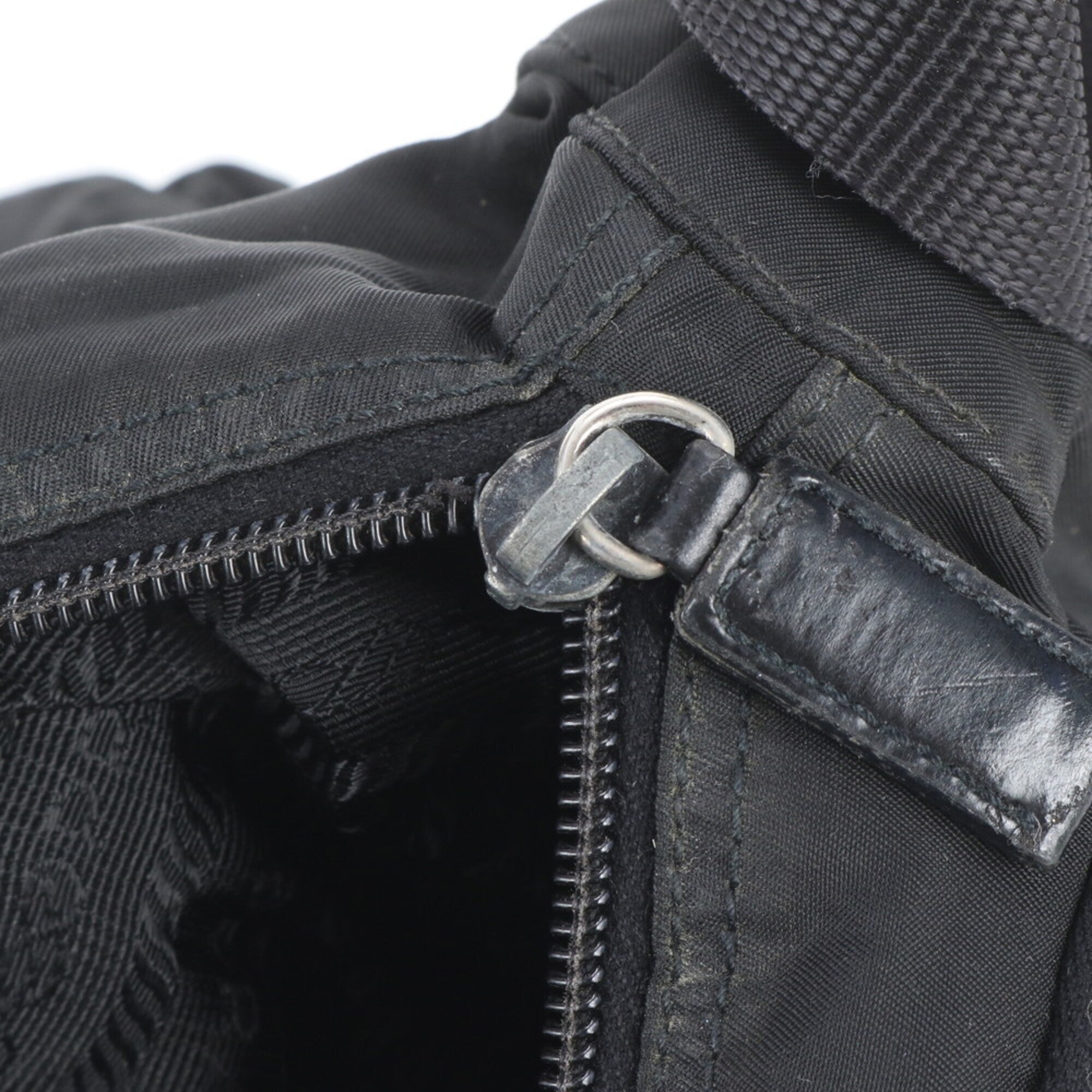 Prada Black Leather Nylon Messenger Bag Shoulder Bag (Pre-Owned)
