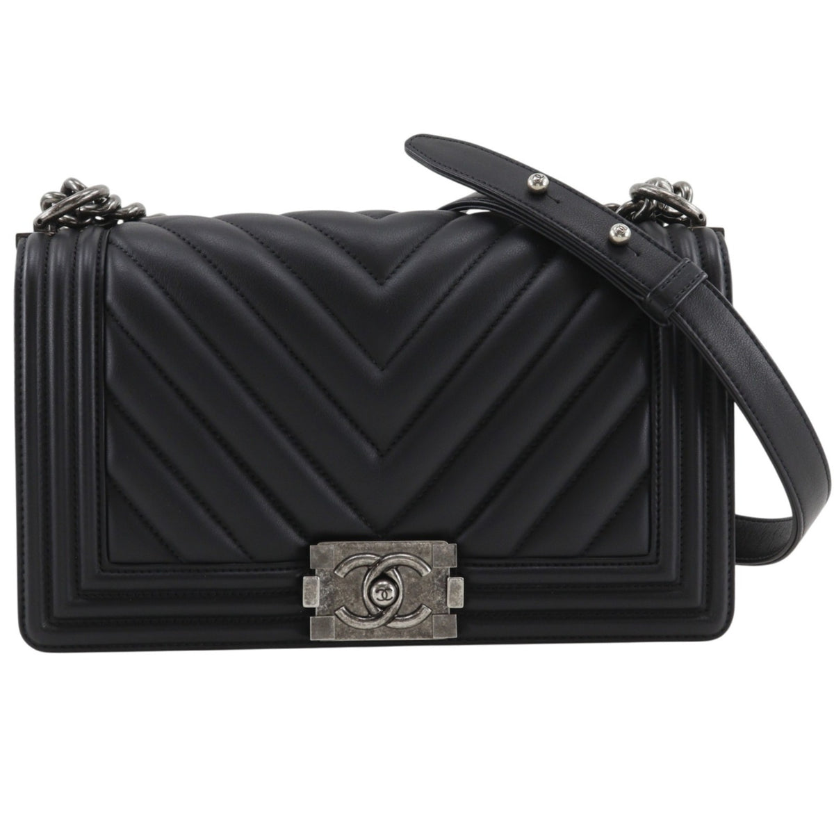 Chanel Black Leather Shoulder Bag (Pre-Owned)