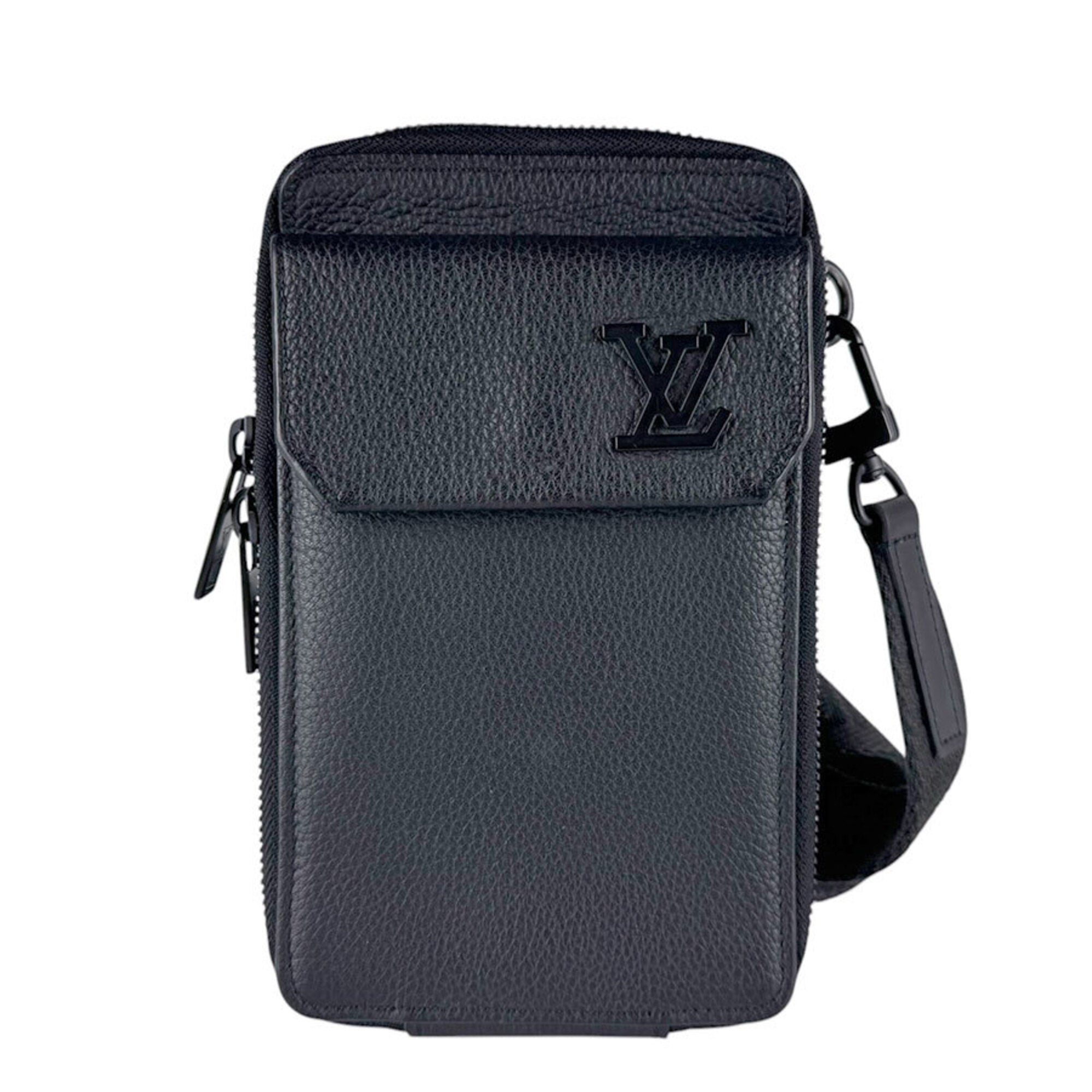 Louis Vuitton Black Leather Shoulder Bag (Pre-Owned)