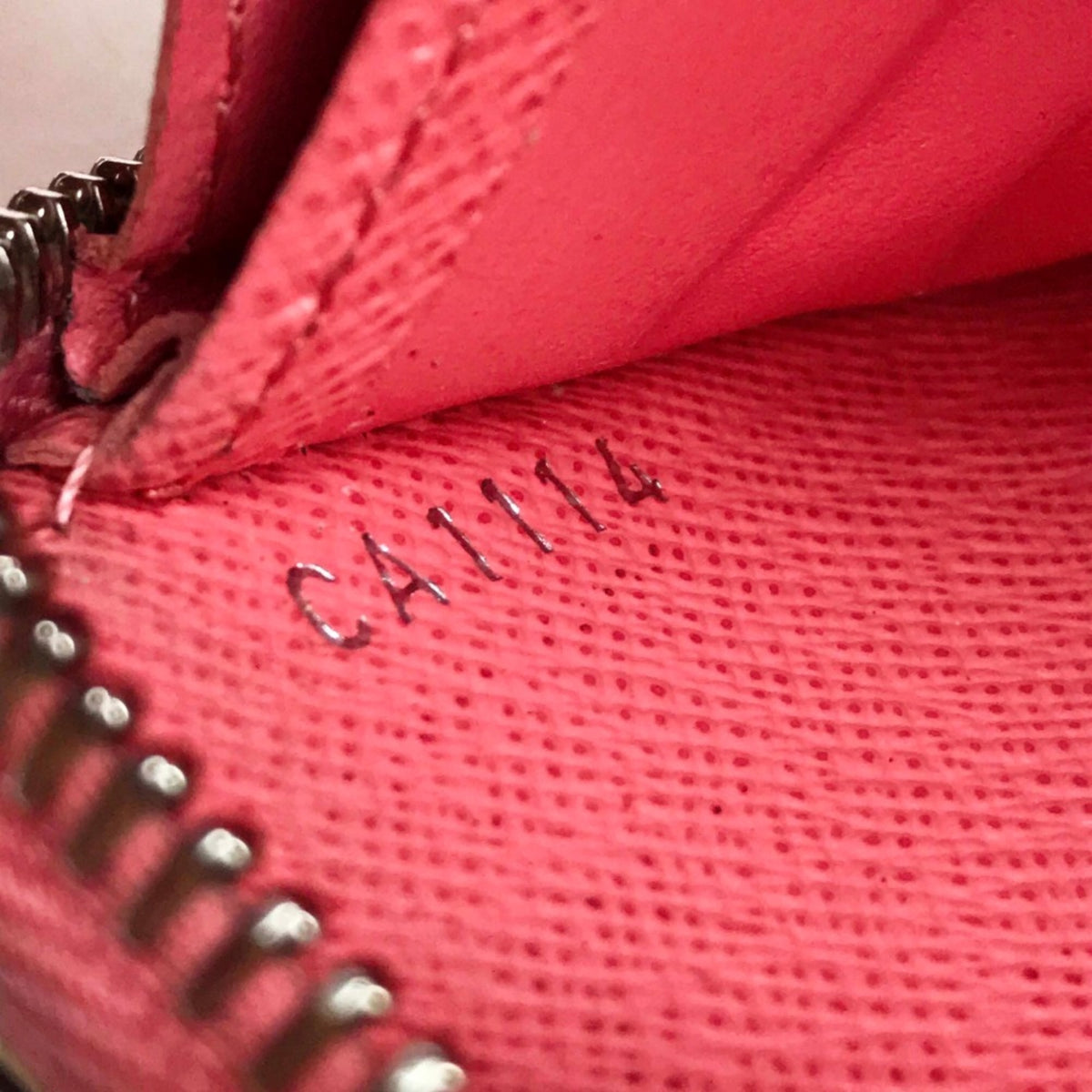 Louis Vuitton Pink Leather Long Wallet (Bi-Fold) (Pre-Owned)
