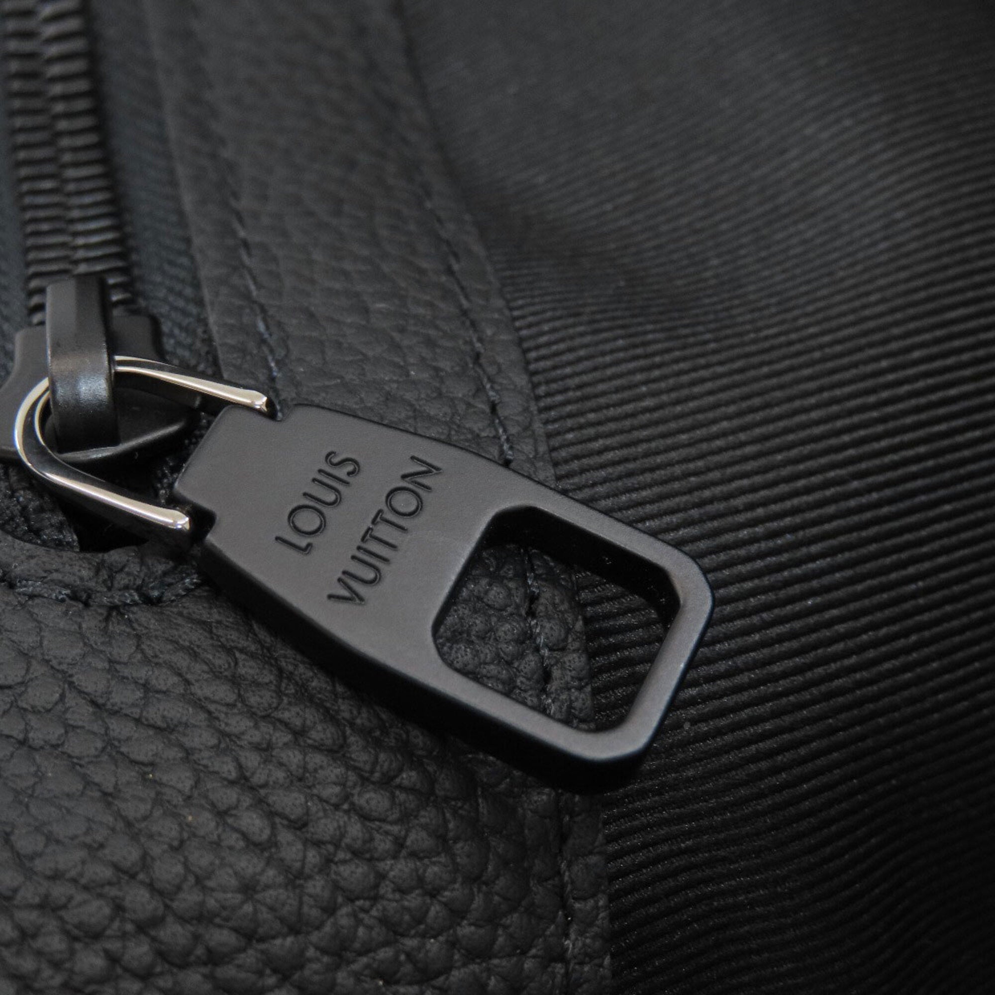 Louis Vuitton Black Leather Tote Bag (Pre-Owned)