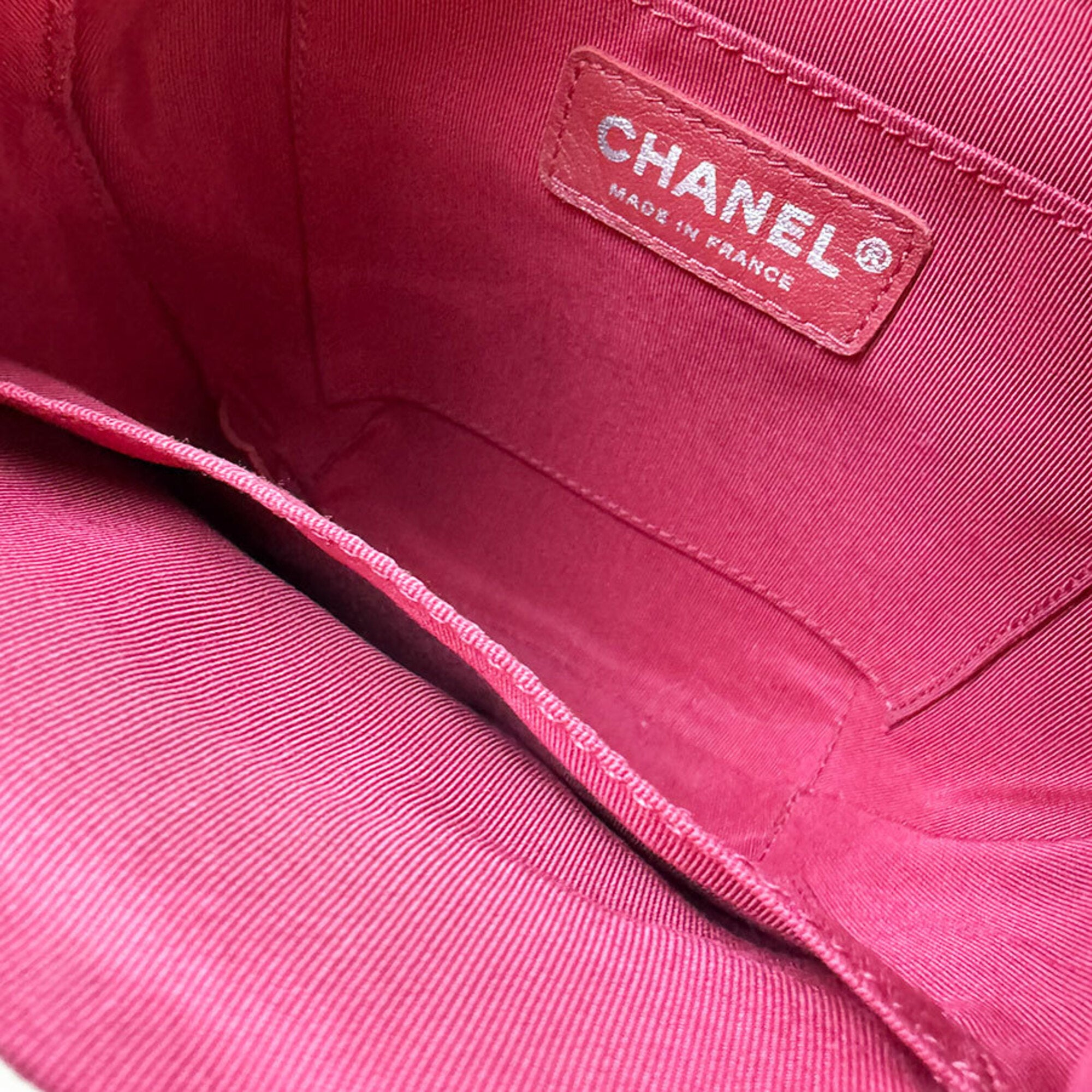 Chanel Beige Black Leather Shoulder Bag (Pre-Owned)