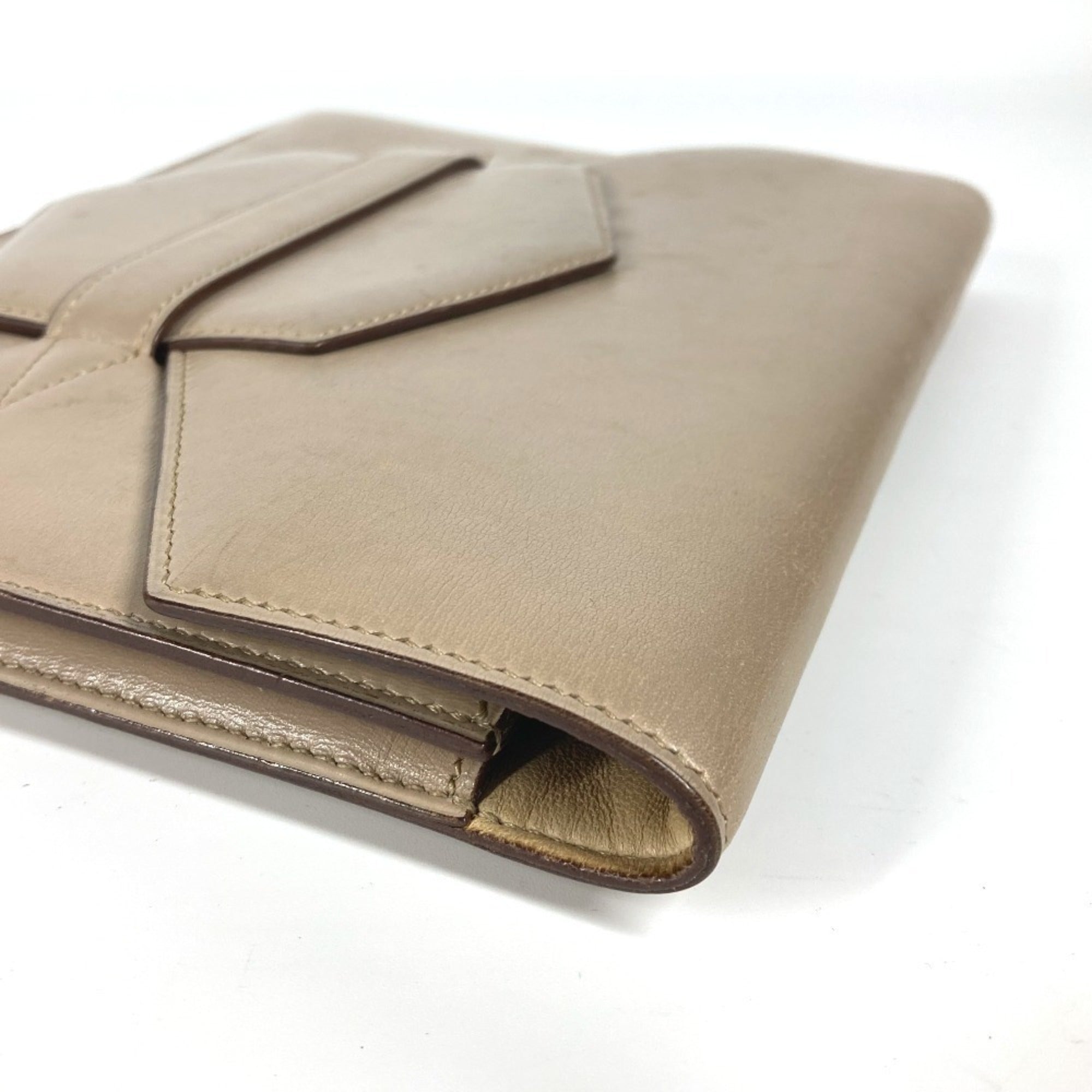 Hermes Beige Leather Clutch Bag (Pre-Owned)