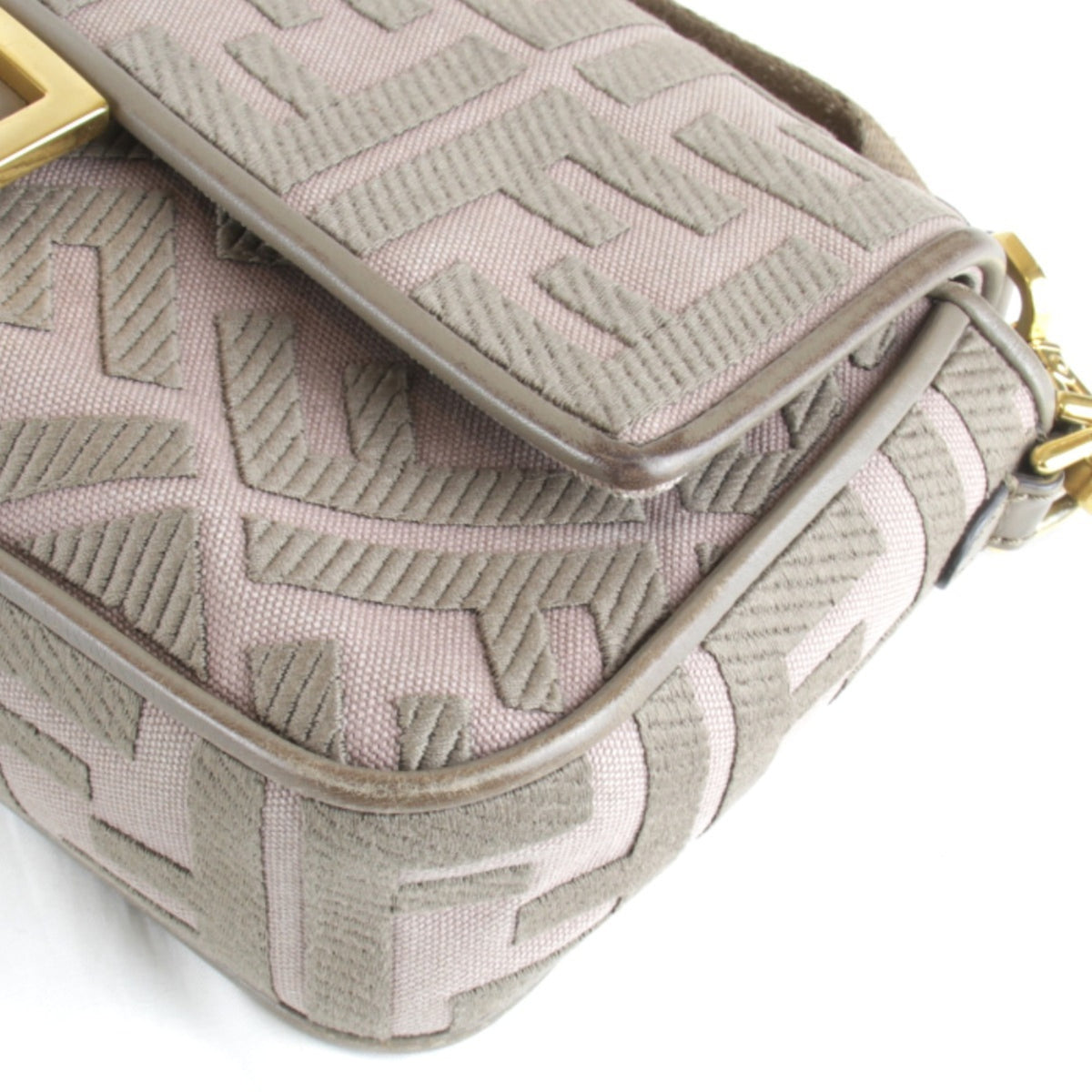Fendi Pink Canvas Shoulder Bag (Pre-Owned)