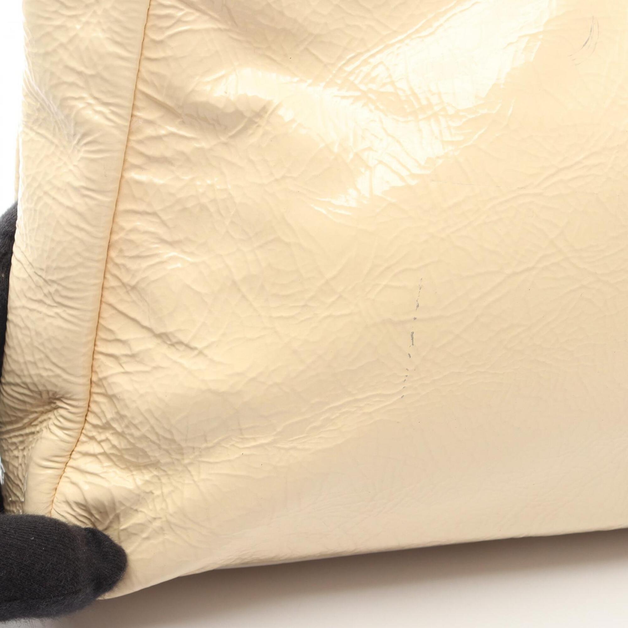 Fendi Ivory Patent Leather Handbag (Pre-Owned)