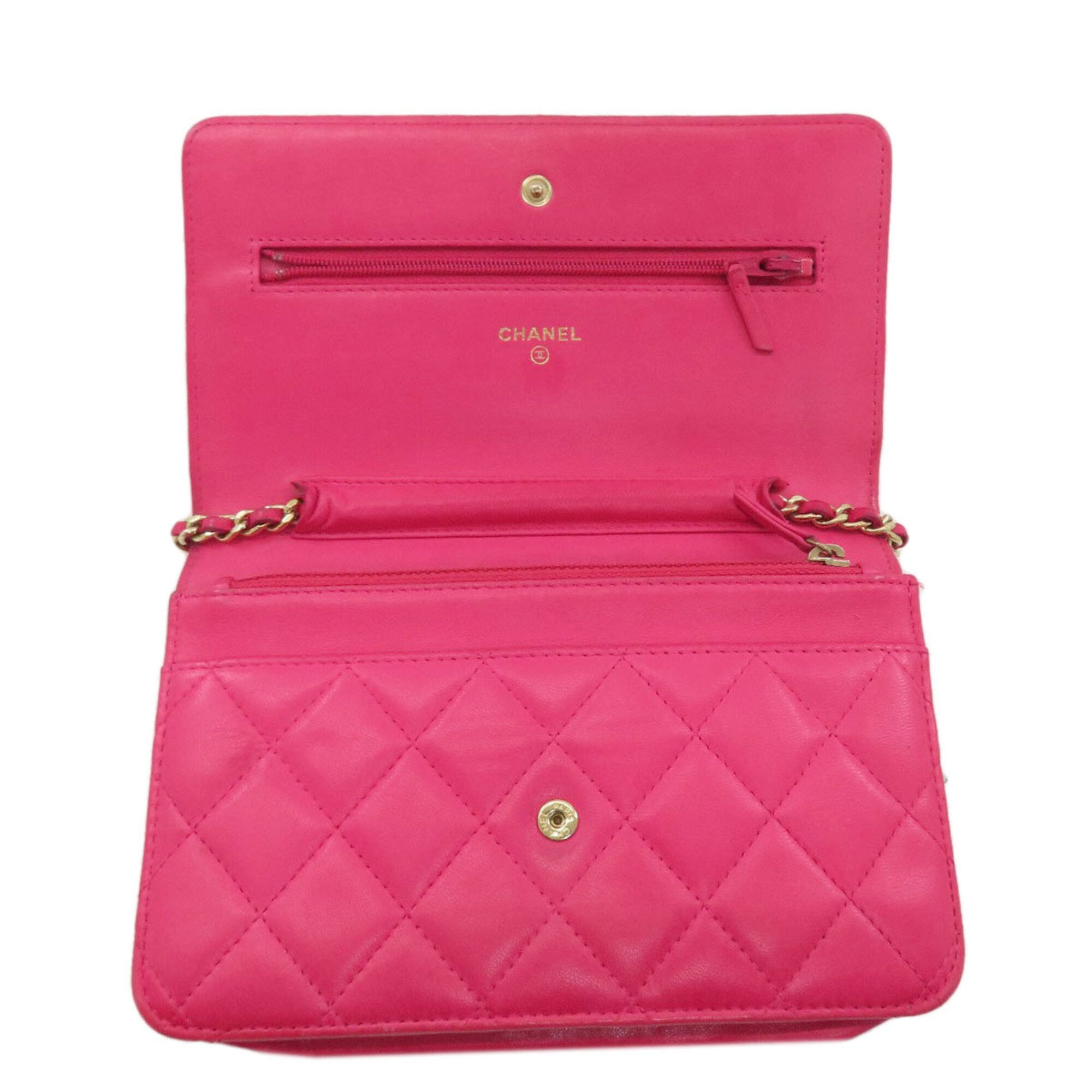 Chanel Pink Leather Shoulder Bag (Pre-Owned)