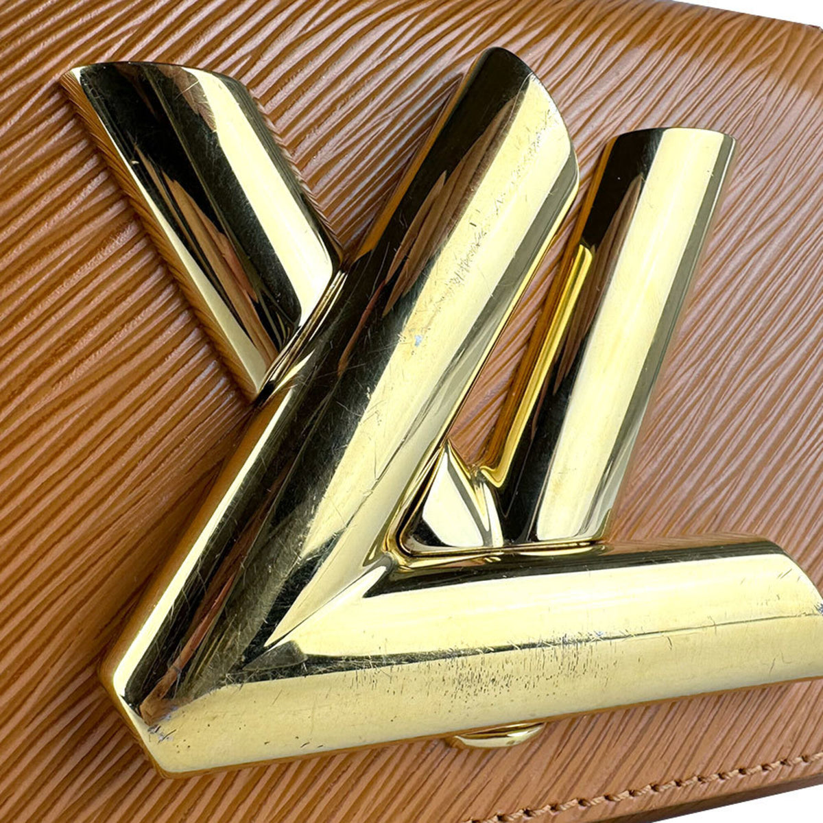 Louis Vuitton Camel Epi Leather Shoulder Bag (Pre-Owned)