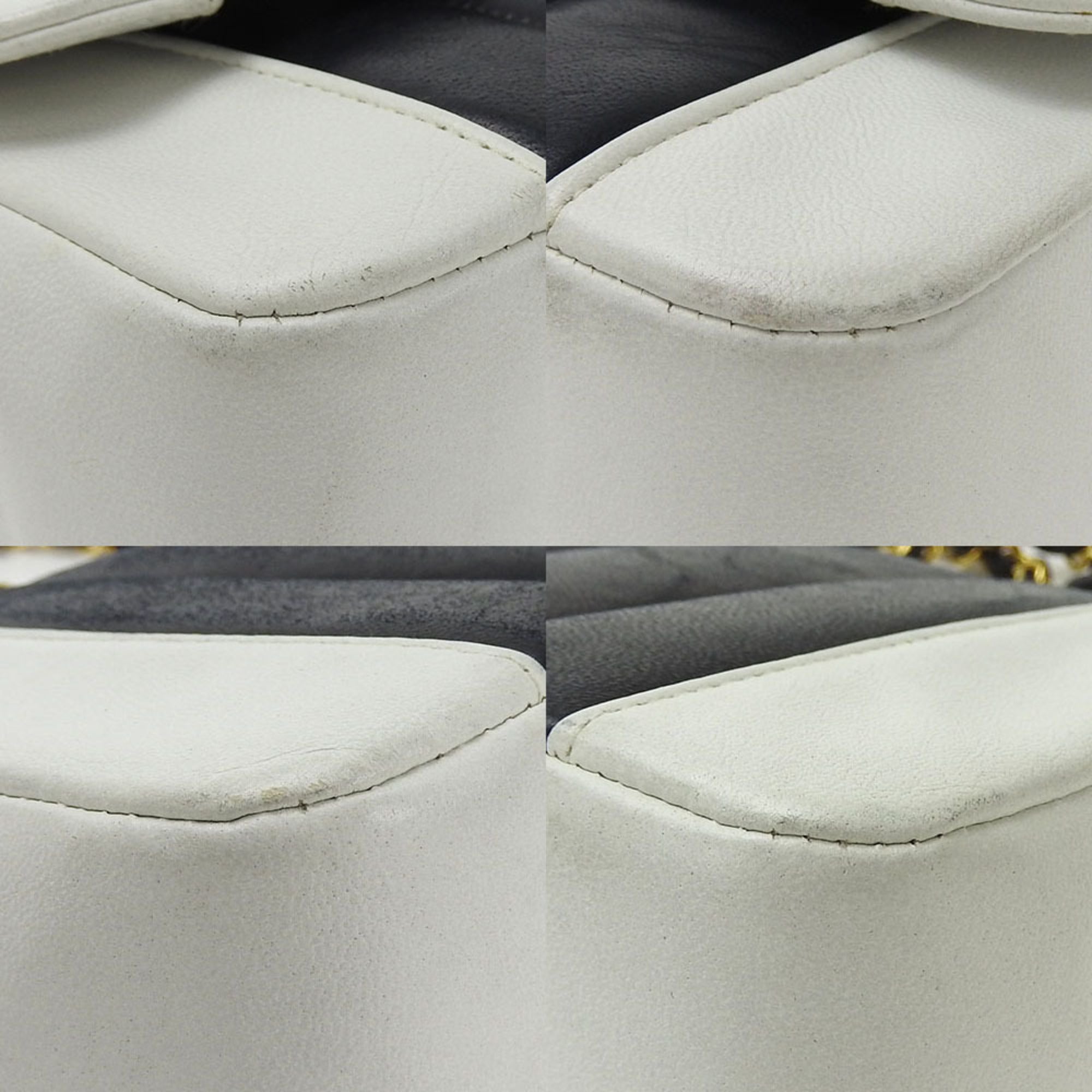 Chanel Navy White Leather Shoulder Bag (Pre-Owned)