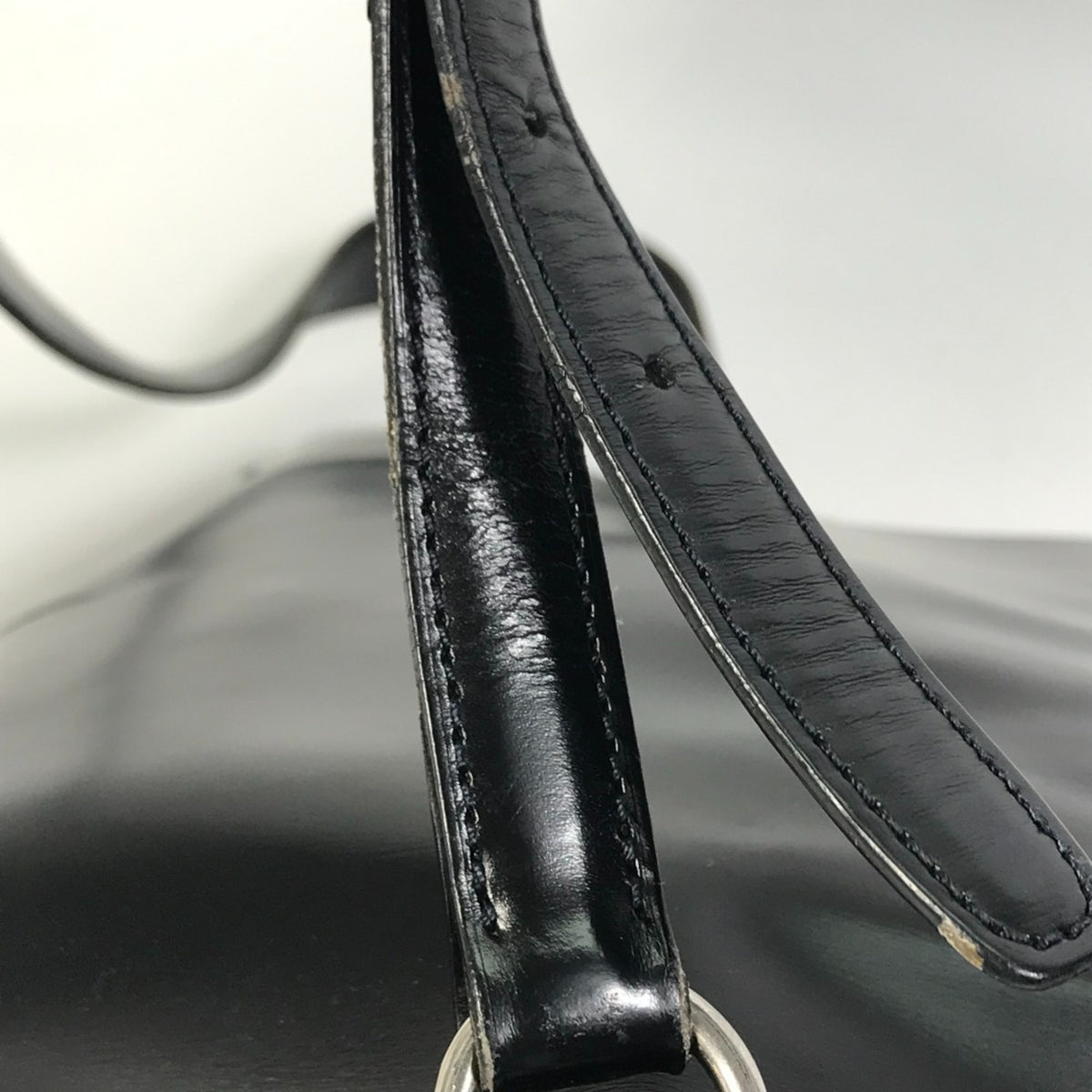 Cartier Black Leather Shoulder Bag (Pre-Owned)