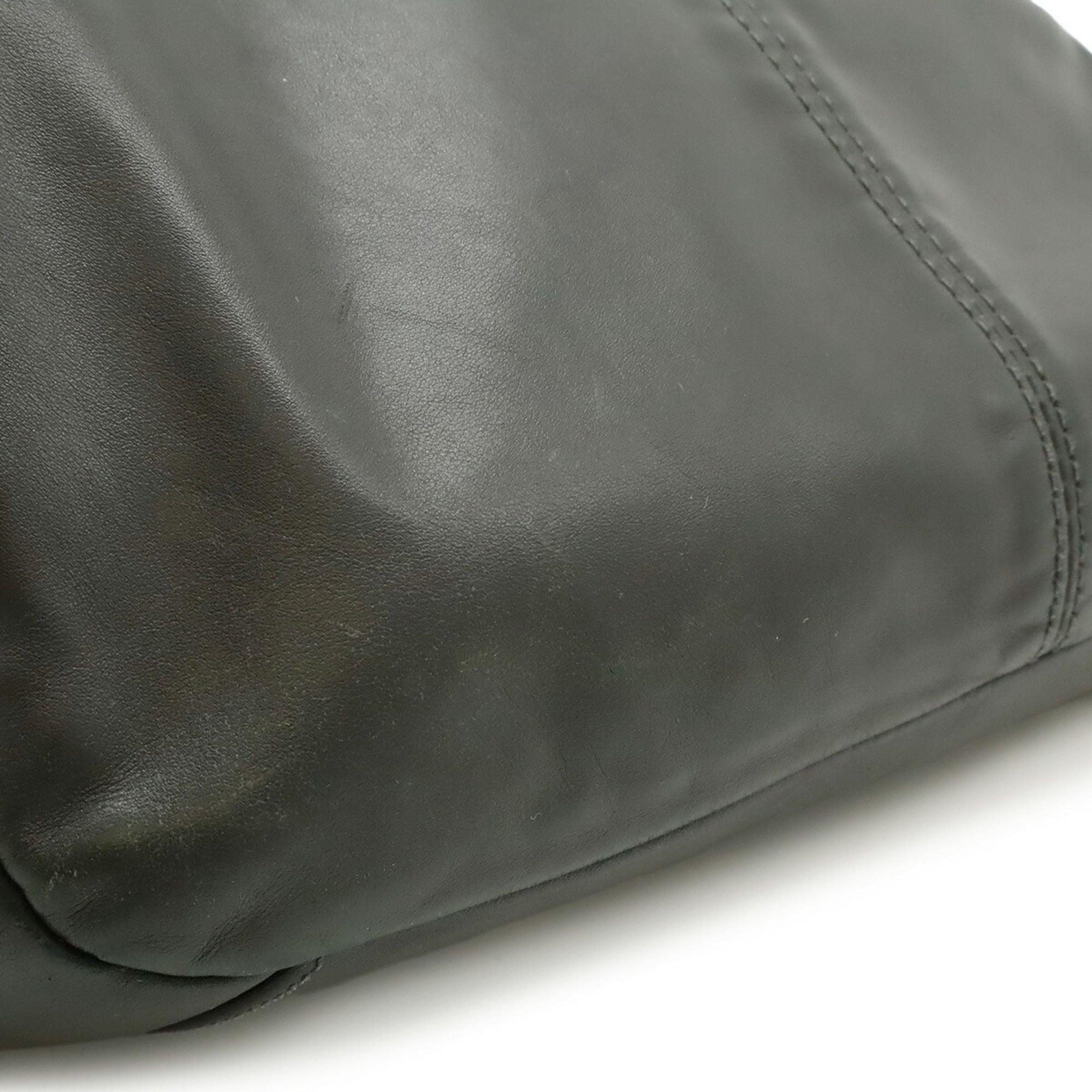 Louis Vuitton Gray Leather Shoulder Bag Sling Bag (Pre-Owned)