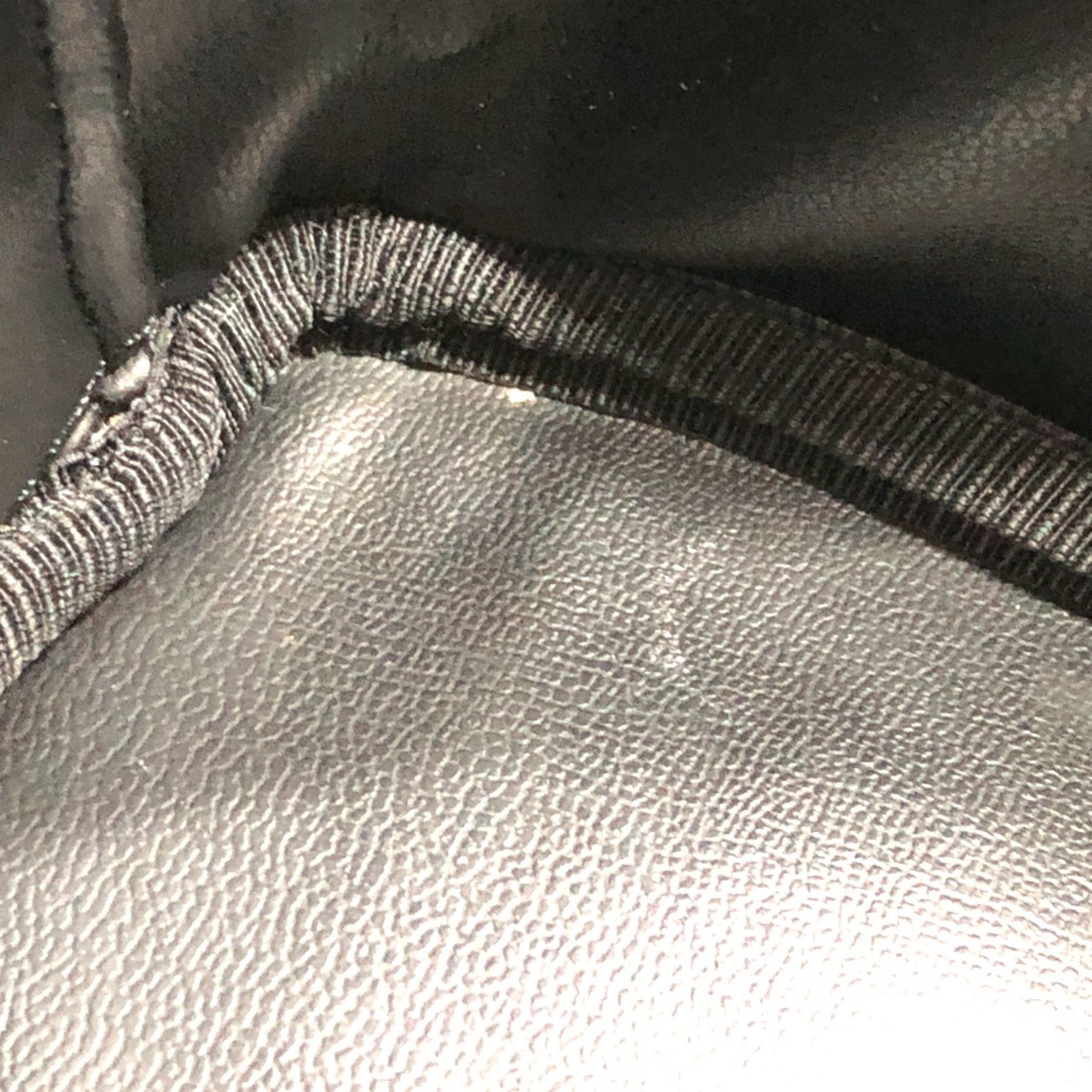 Chanel Black Patent Leather Handbag (Pre-Owned)