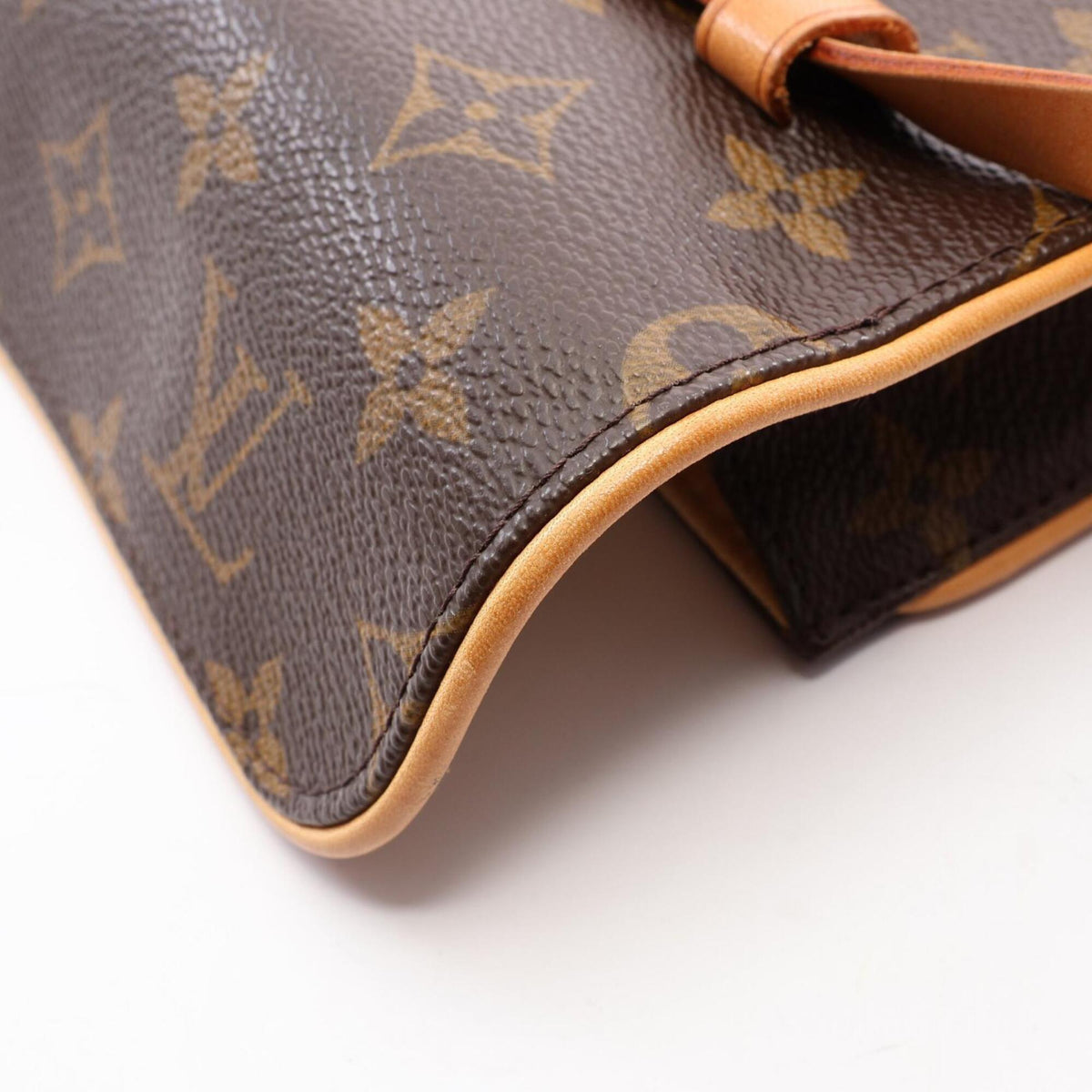 Louis Vuitton Brown Monogram Monogram Leather Fanny Pack Handbag (Pre-Owned)