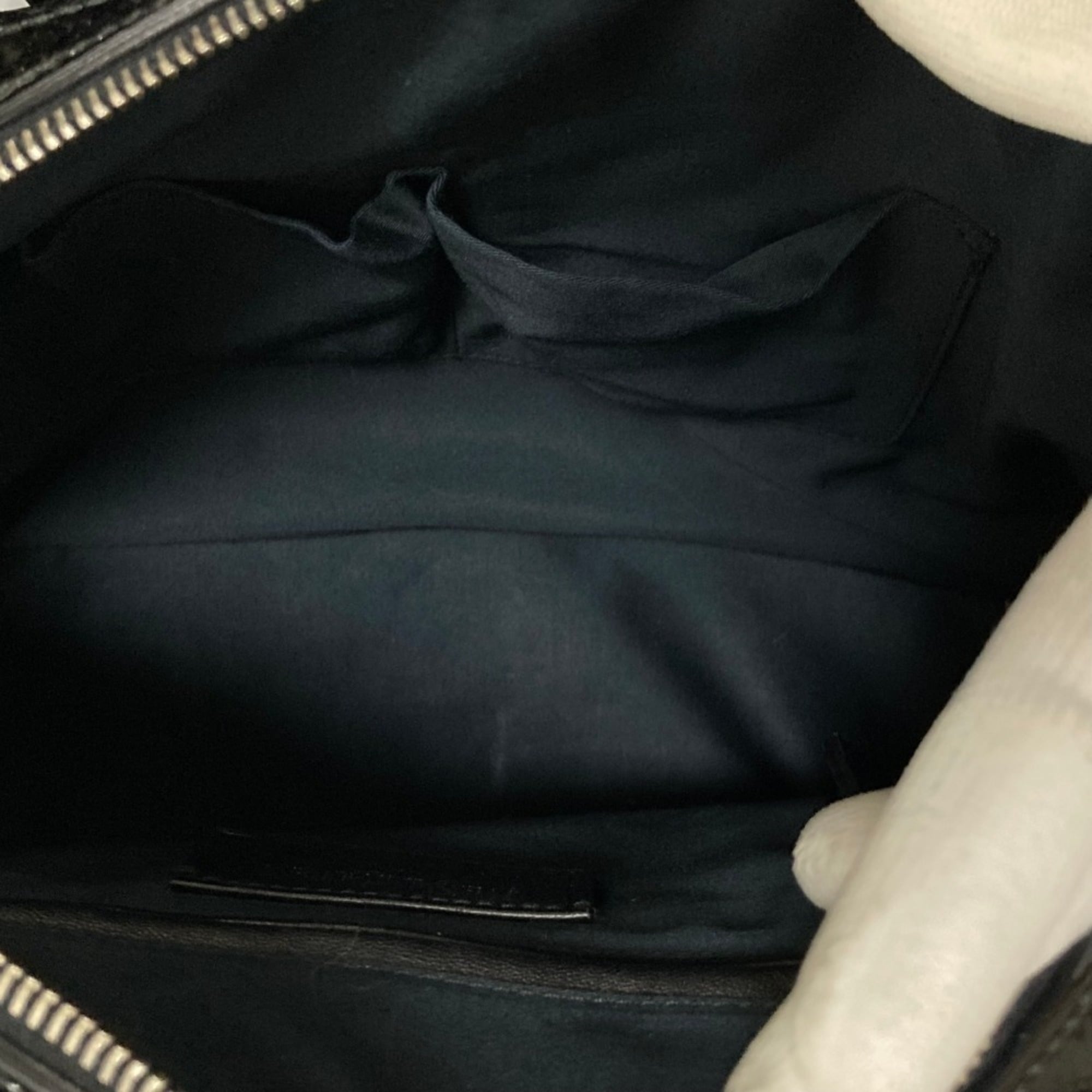 Yves Saint Laurent Black Handbag (Pre-Owned)