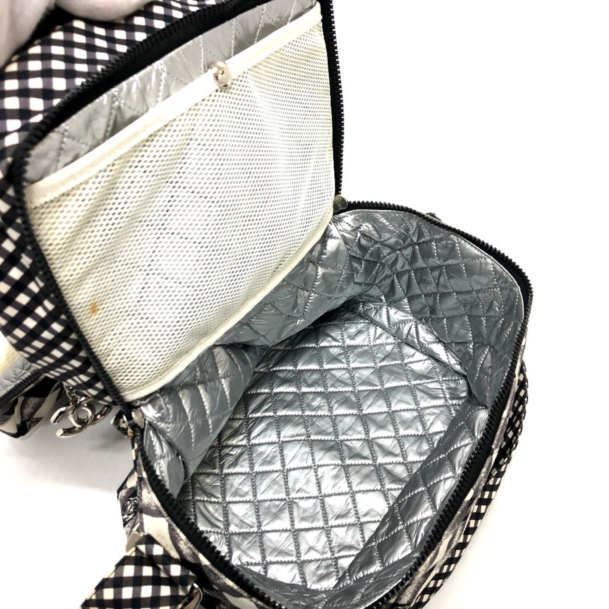 Chanel Black White Canvas Shoulder Bag (Pre-Owned)