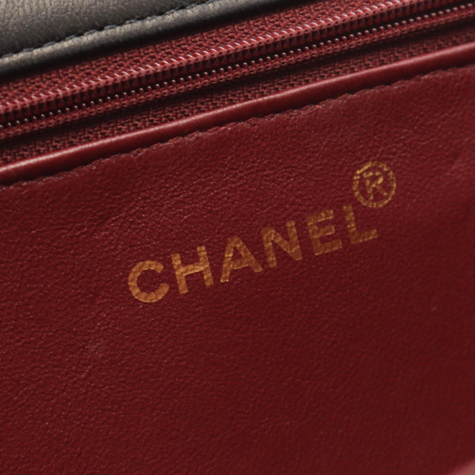 Chanel Black Leather Handbag Shoulder Bag (Pre-Owned)