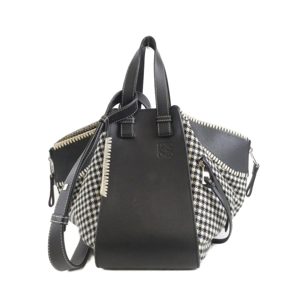 Loewe Black White Wool Leather Shoulder Bag (Pre-Owned)