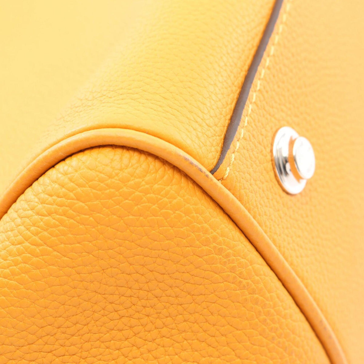 Louis Vuitton Orange Leather Handbag (Pre-Owned)