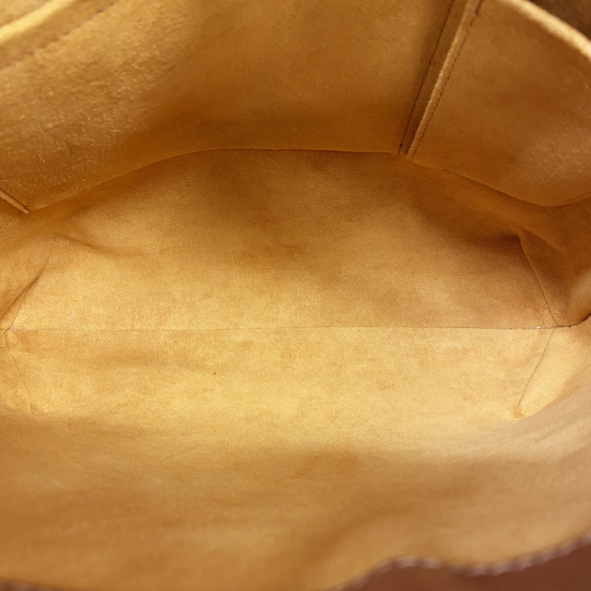 Louis Vuitton Brown Shoulder Bag (Pre-Owned)
