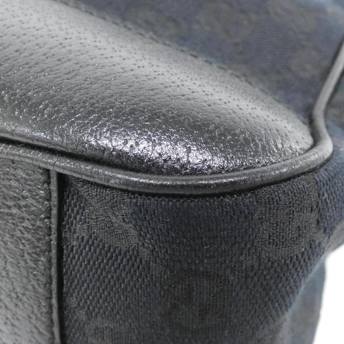 Gucci Black Gg Canvas Handbag (Pre-Owned)