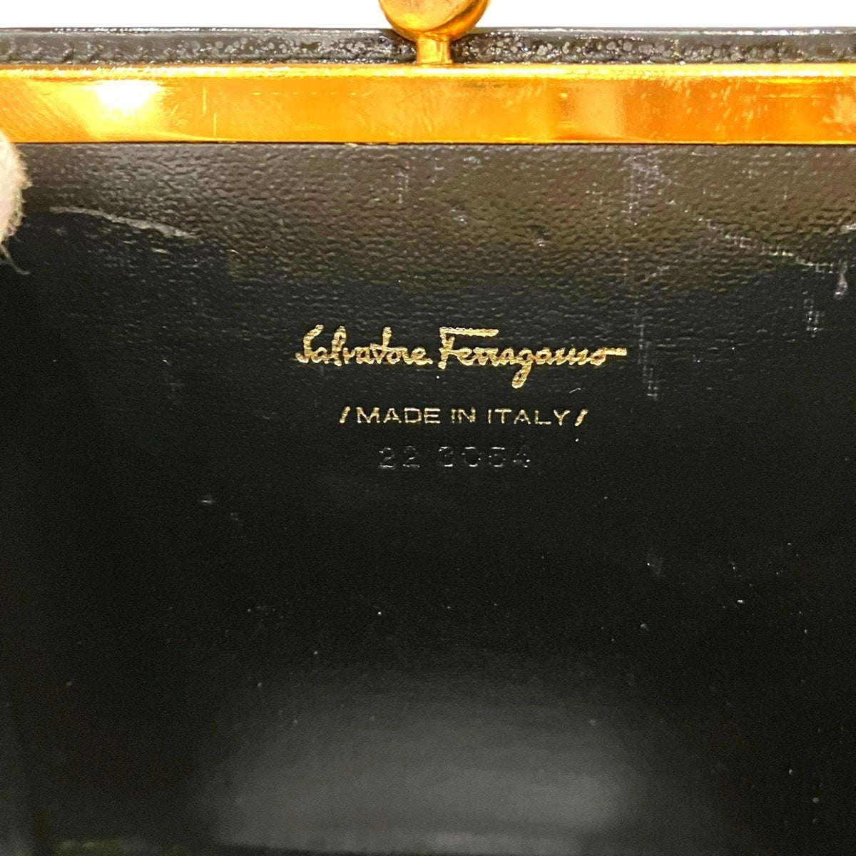 Salvatore Ferragamo Vara Black Patent Leather Shoulder Bag (Pre-Owned)