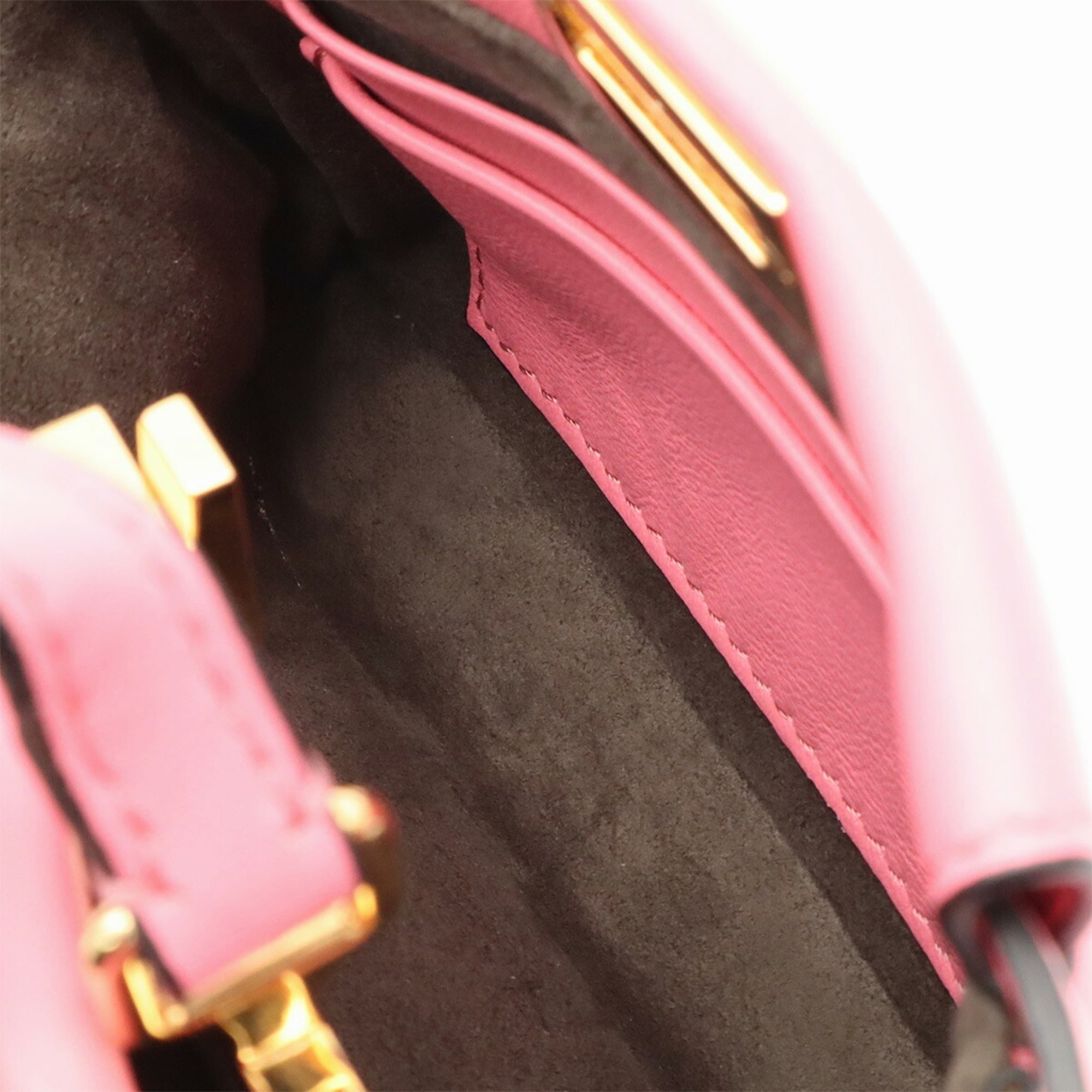 Fendi Pink Leather Handbag Shoulder Bag (Pre-Owned)
