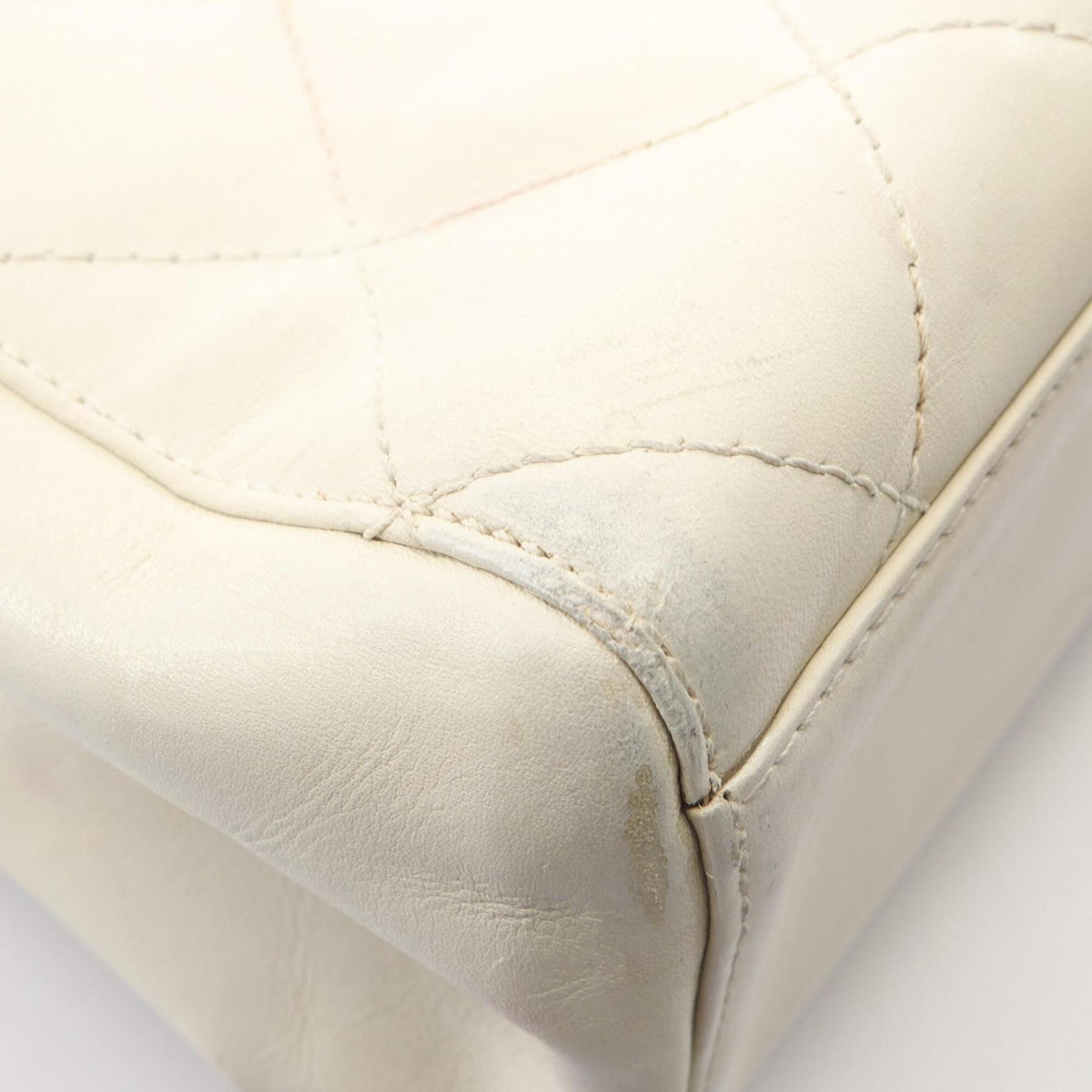 Chanel White Leather Handbag Tote Bag (Pre-Owned)