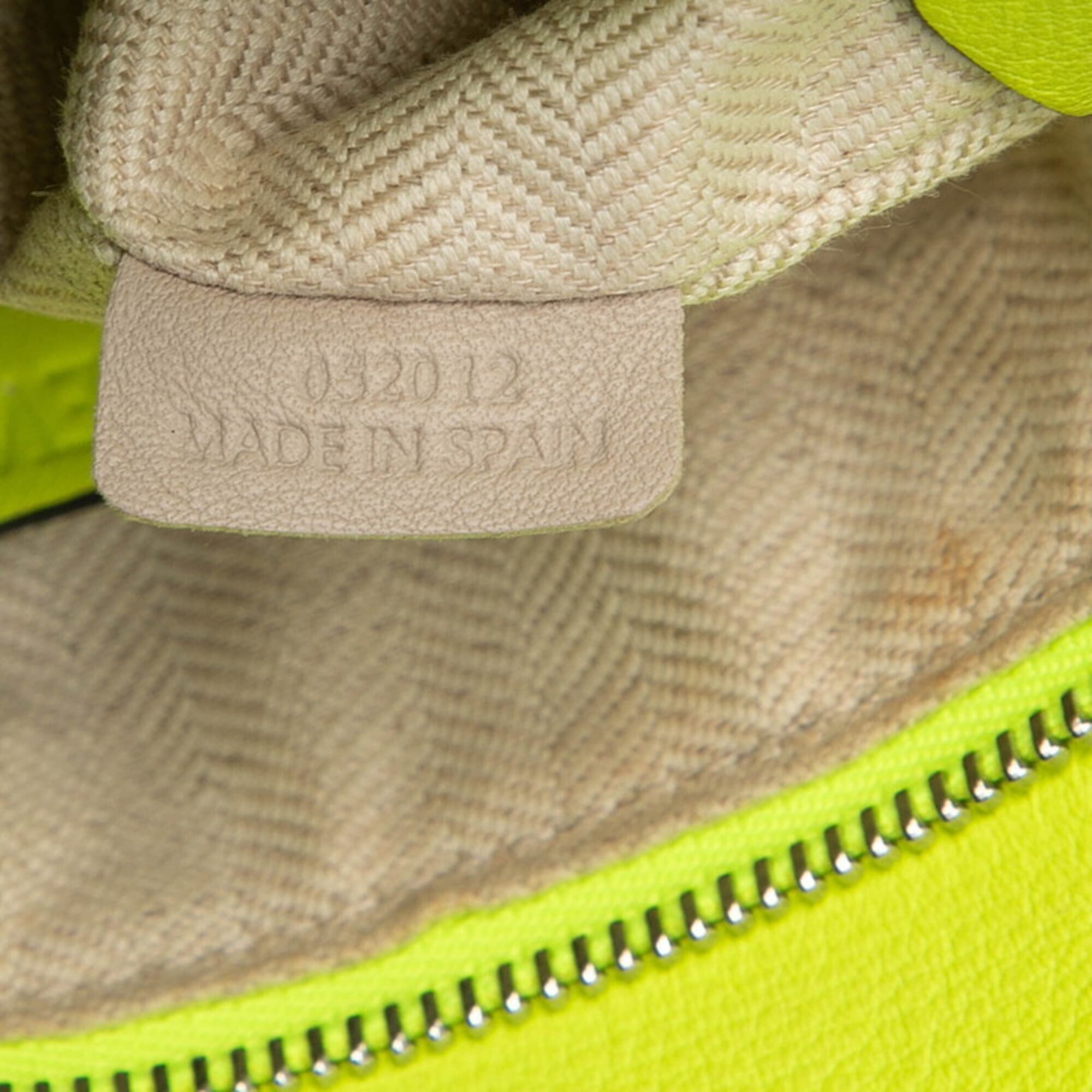 Loewe Green Leather Handbag Shoulder Bag (Pre-Owned)
