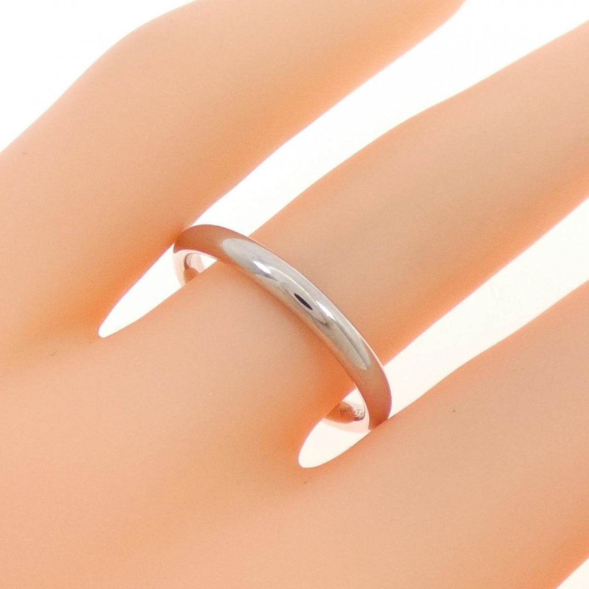 Chanel Platinum 950 Band Ring (Pre-Owned)