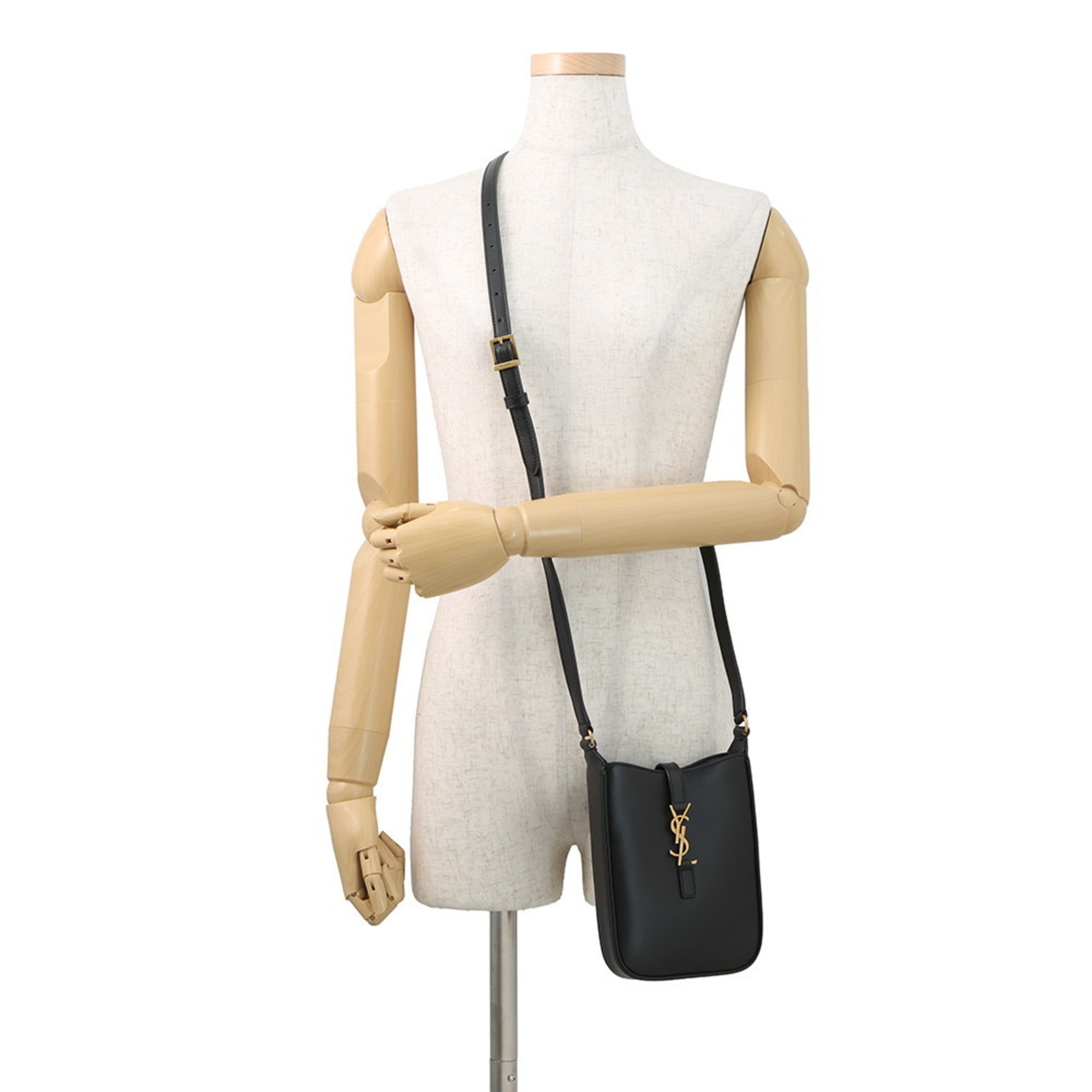 Yves Saint Laurent Black Leather Shoulder Bag (Pre-Owned)
