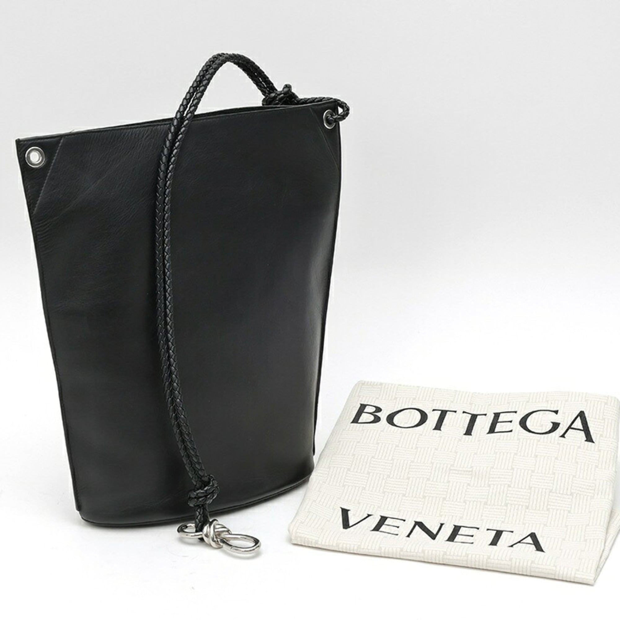 Bottega Veneta Black Leather Shoulder Bag (Pre-Owned)