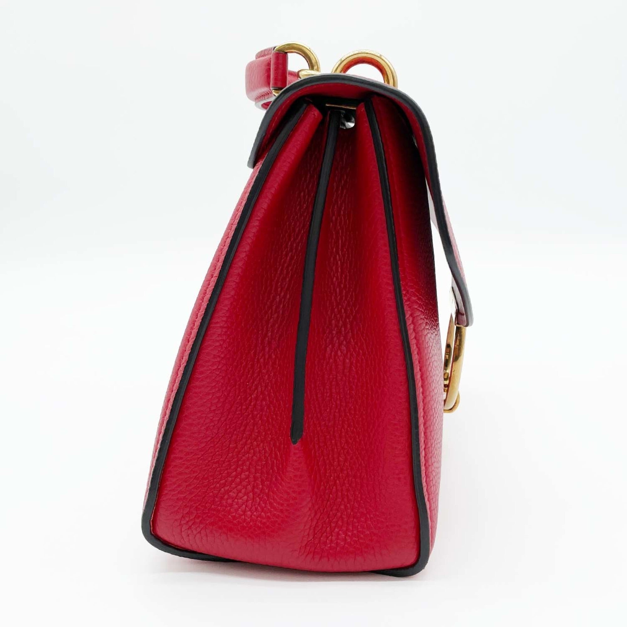 Salvatore Ferragamo Red Color Leather Shoulder Bag (Pre-Owned)