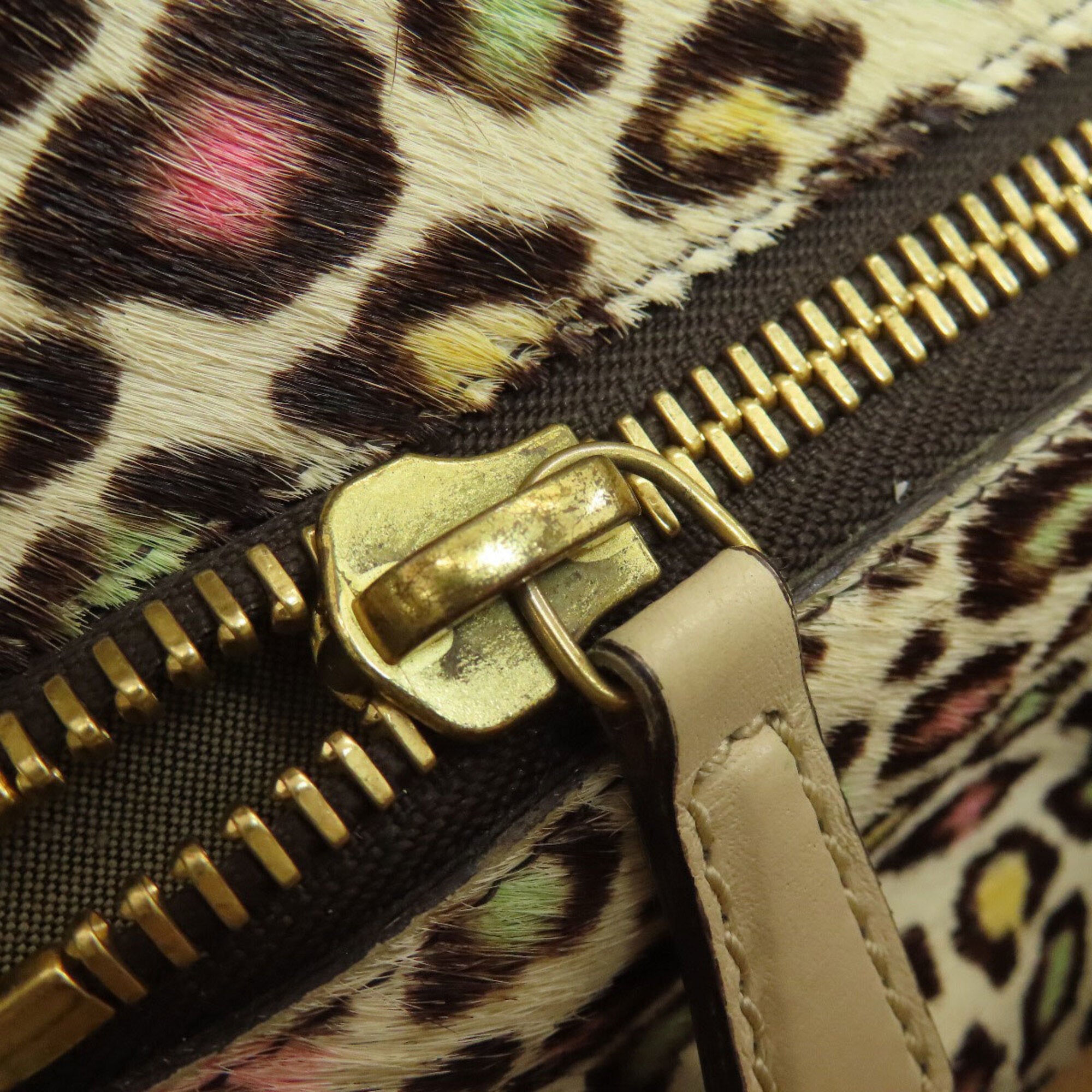 Fendi White Leather Handbag (Pre-Owned)