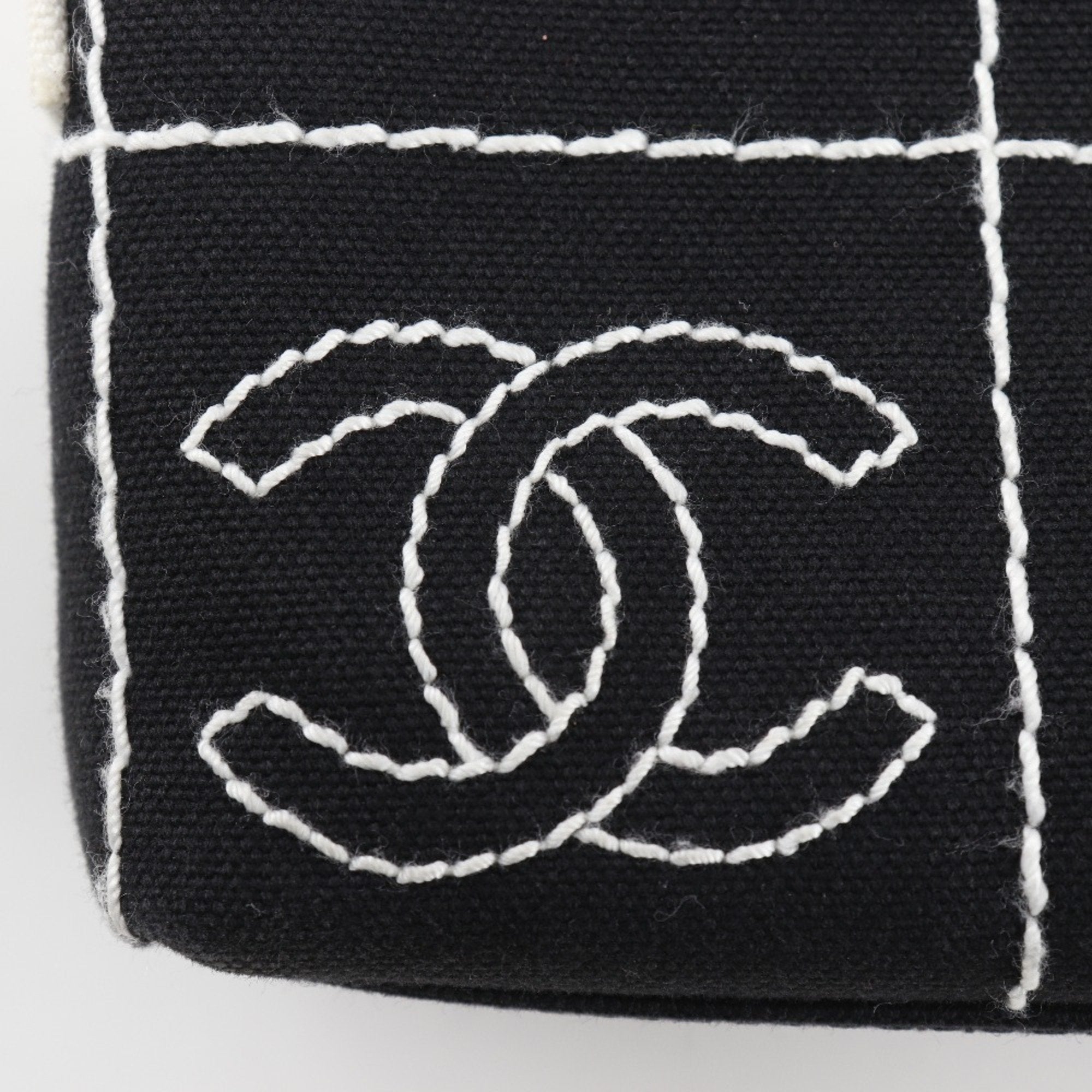 Chanel Chocolate Bar Black Canvas Shoulder Bag (Pre-Owned)