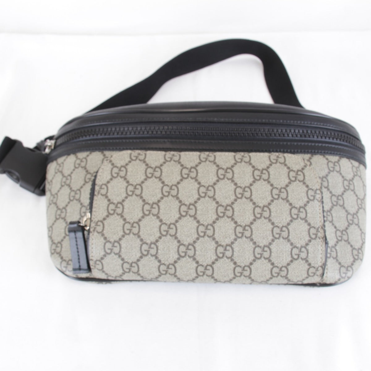 Gucci Gray Gg Supreme Canvas Sling Bag (Pre-Owned)