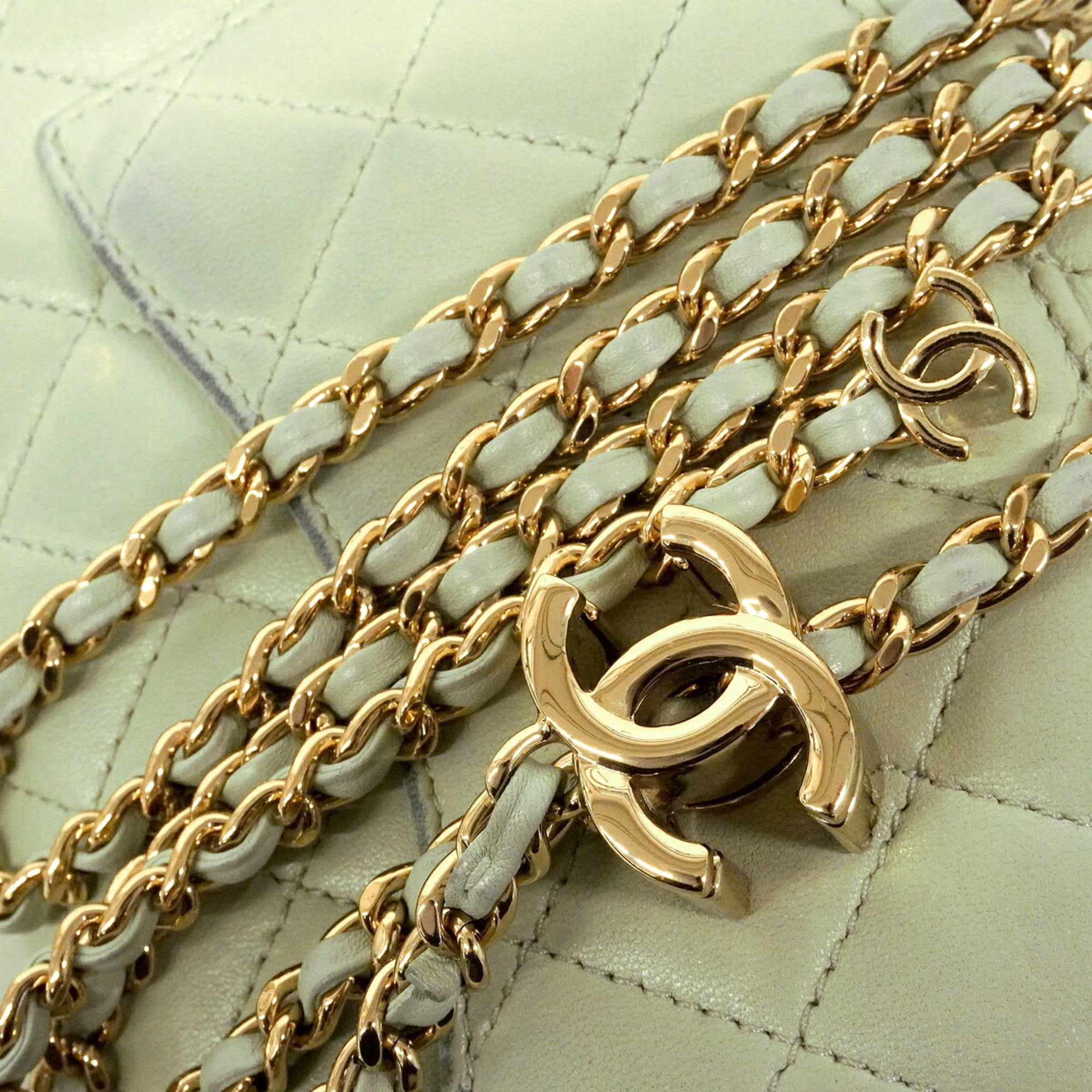 Chanel Green Leather Shoulder Bag (Pre-Owned)